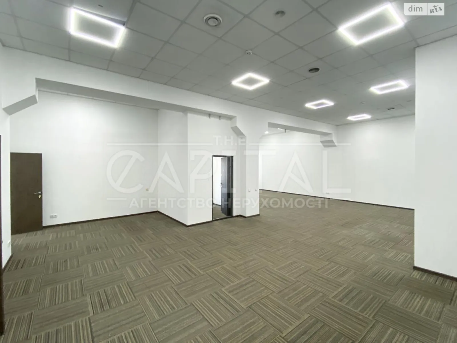 Сдается в аренду офис 610 кв. м в бизнес-центре, цена: 9685 $ - фото 1