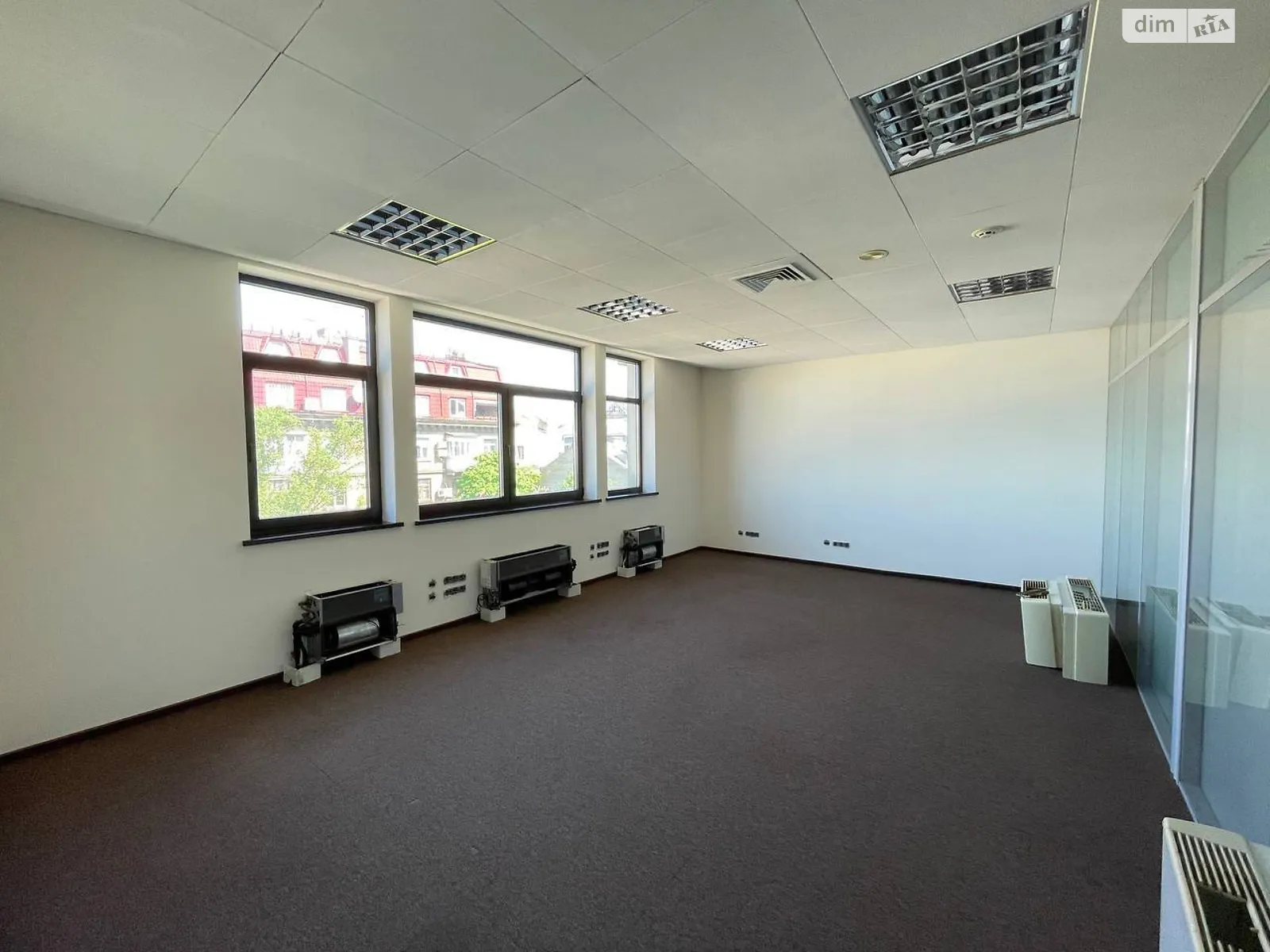 Сдается в аренду офис 550 кв. м в бизнес-центре, цена: 9060 $ - фото 1