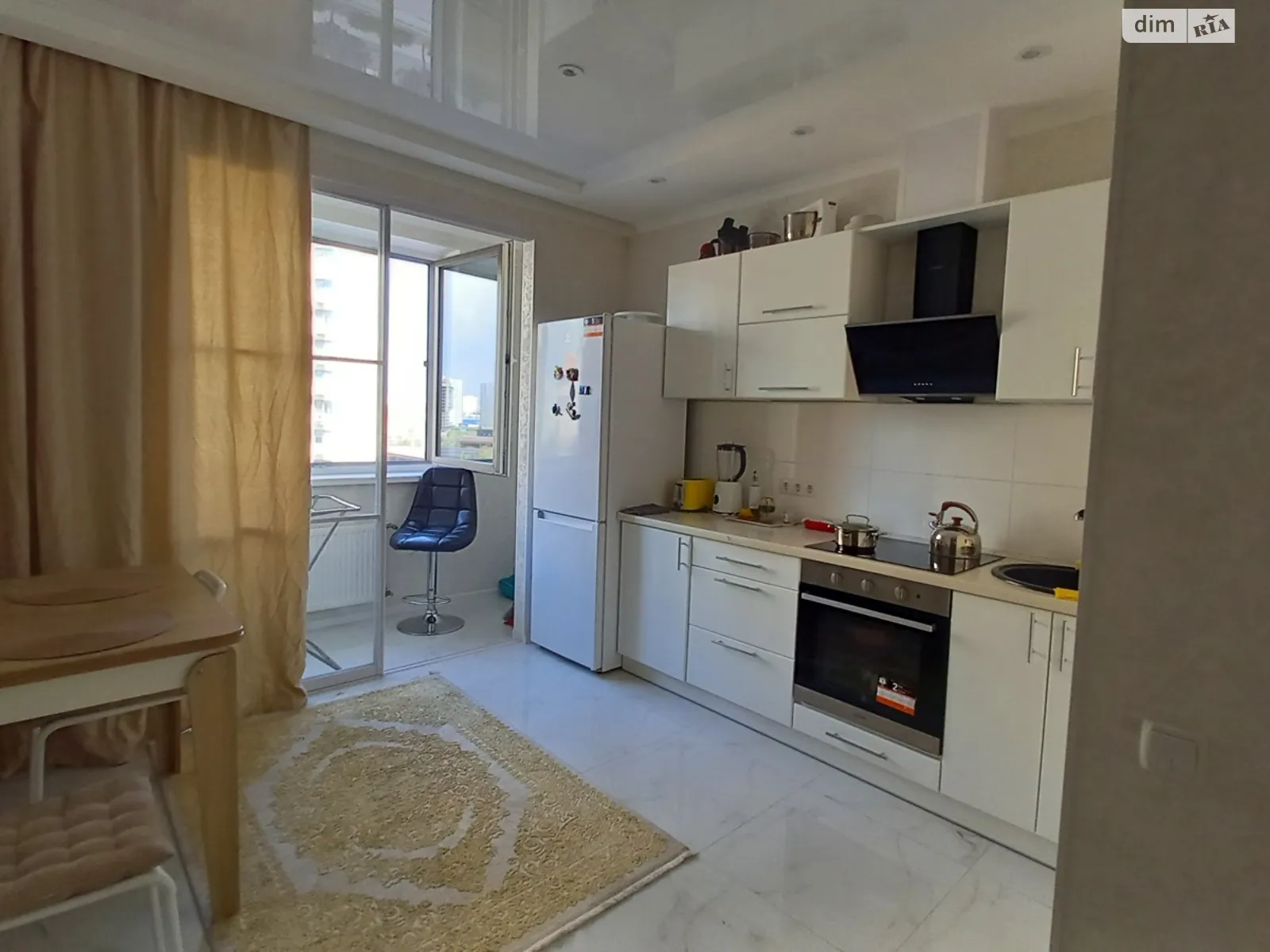 Продается 2-комнатная квартира 43 кв. м в Одессе, ул. Жемчужная, 8 - фото 1
