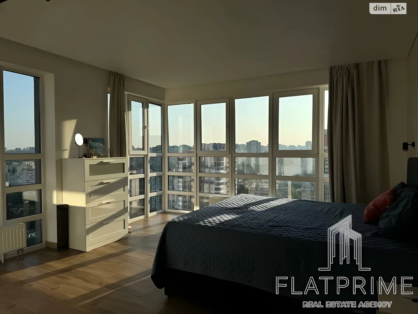Продается 4-комнатная квартира 134.4 кв. м в Киеве, ул. Николая Гулака, 4 - фото 1