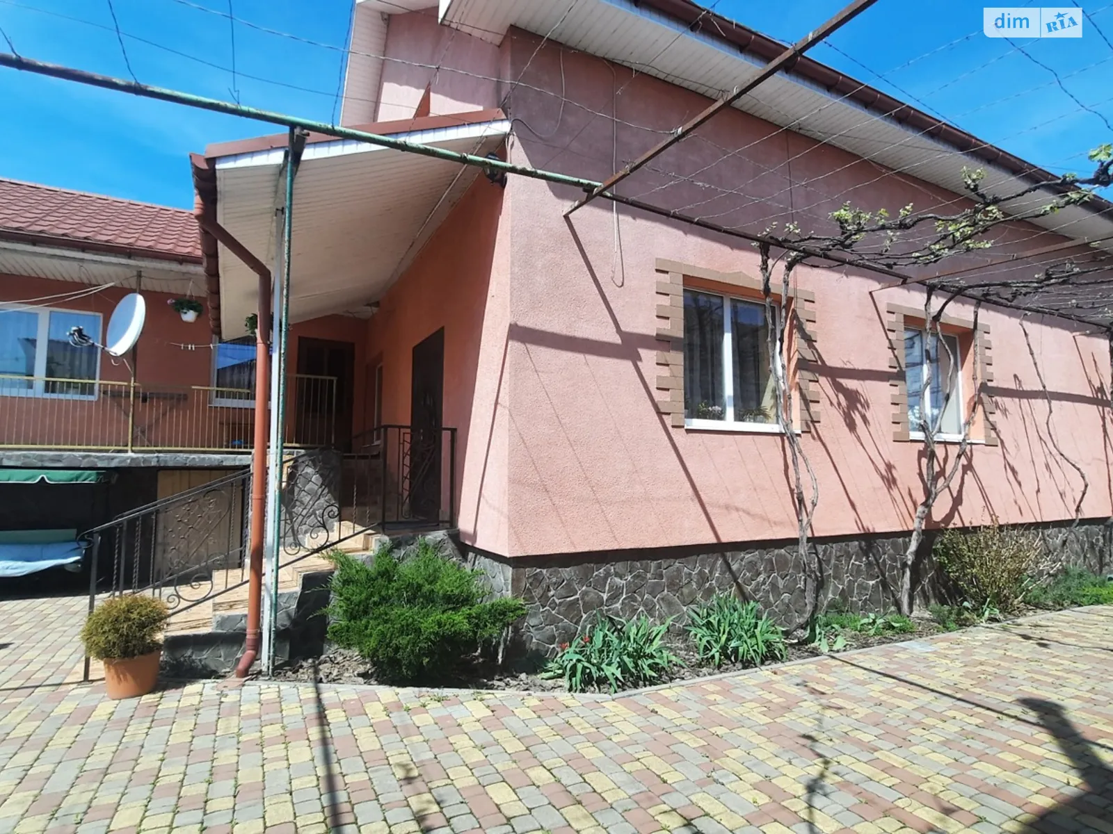 Продается дом на 2 этажа 234.8 кв. м с мебелью, цена: 170000 $ - фото 1