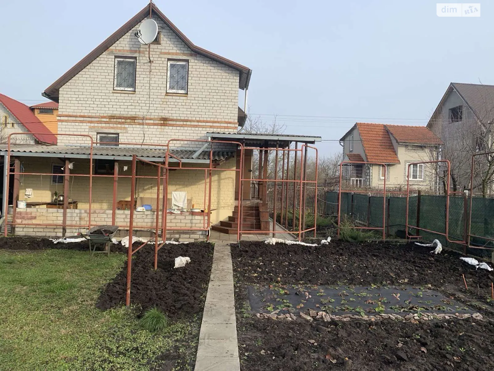Продается дом на 2 этажа 44 кв. м с участком, цена: 44000 $ - фото 1