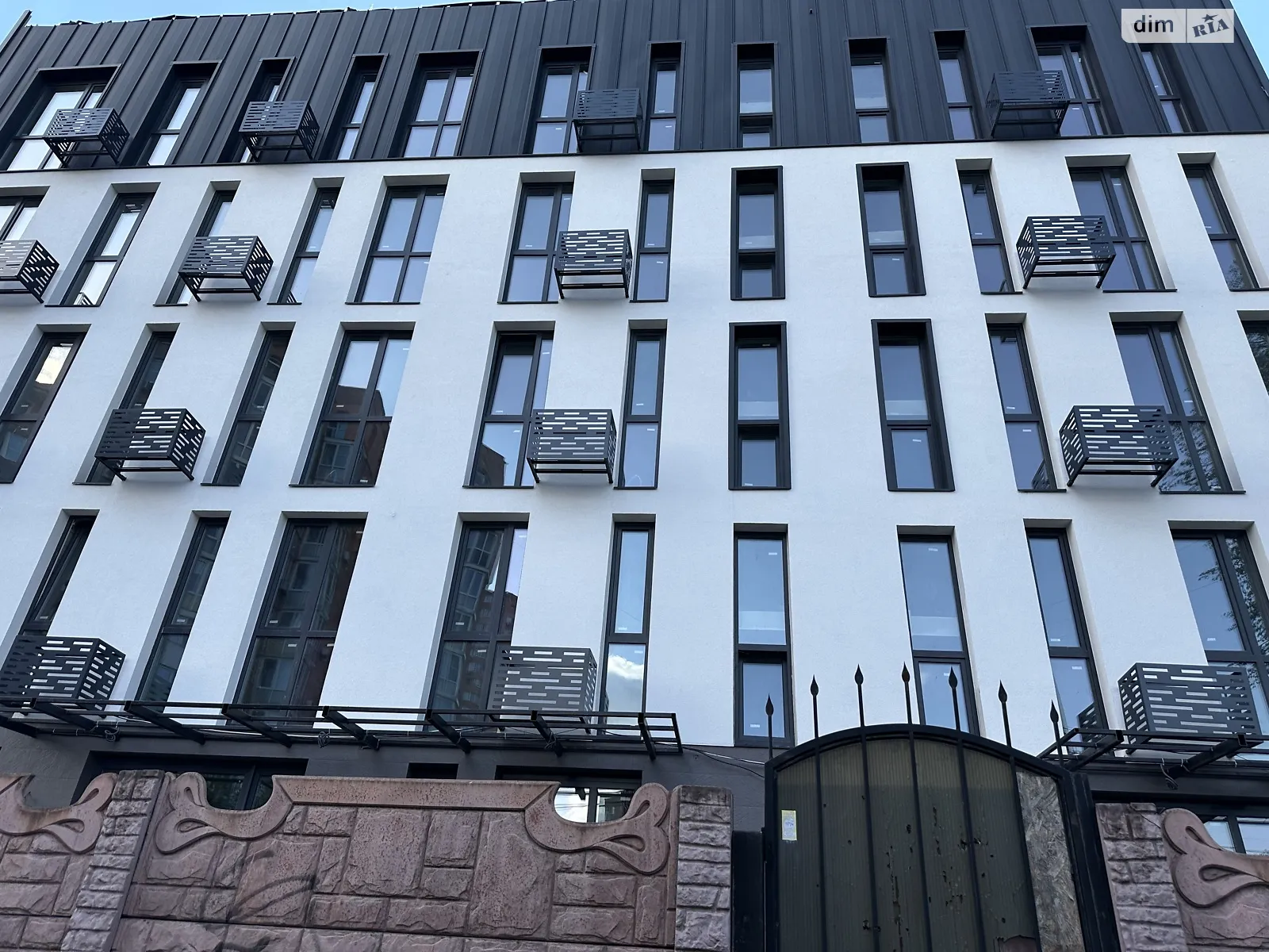 Продается 1-комнатная квартира 29.9 кв. м в Киеве, ул. Осенняя, 28 - фото 1