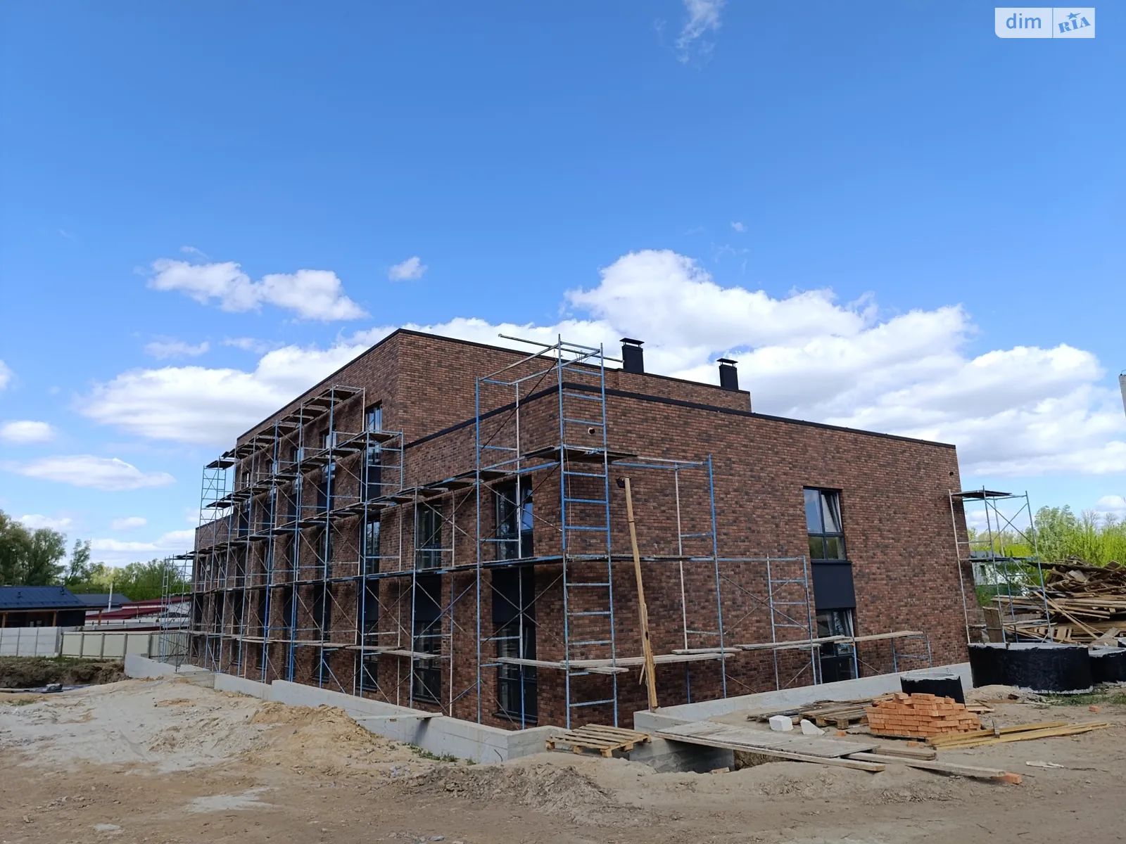 Продается 1-комнатная квартира 54 кв. м в Белогородке, ул. Терновская, 13 - фото 1