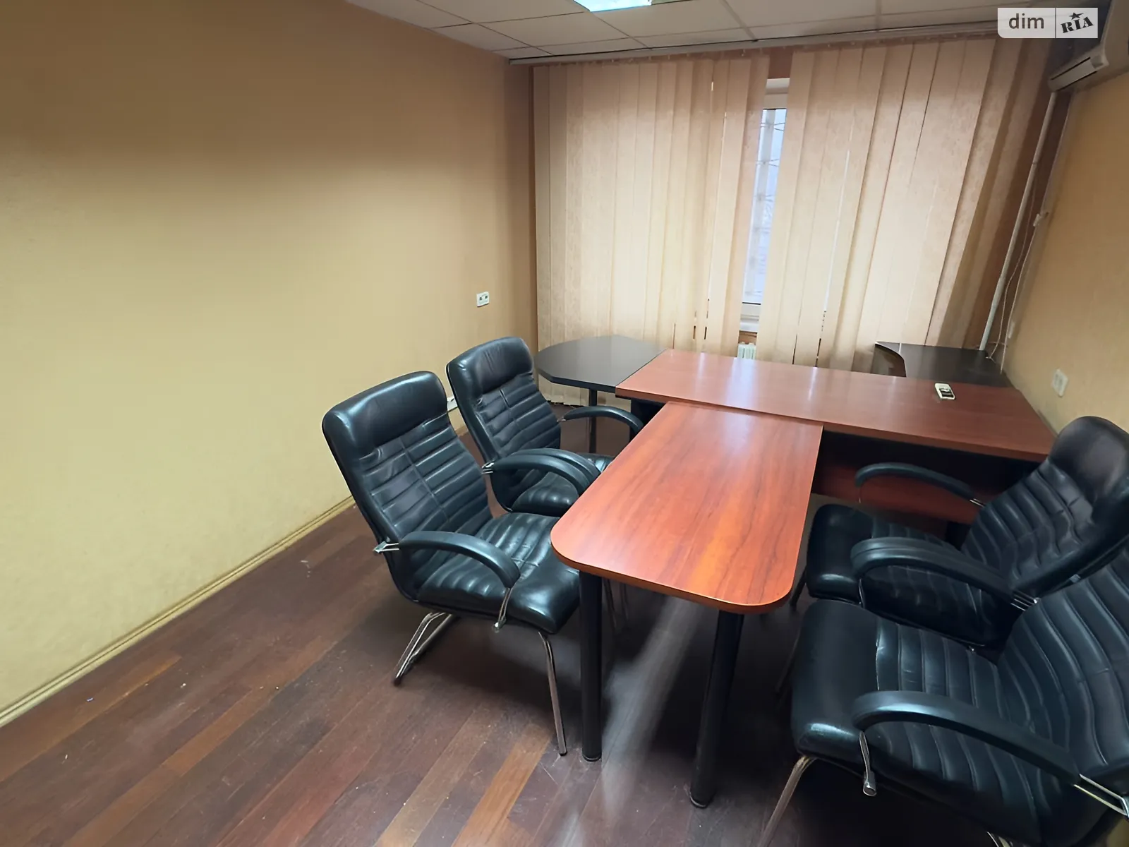Здається в оренду офіс 8 кв. м в бізнес-центрі, цена: 8000 грн - фото 1