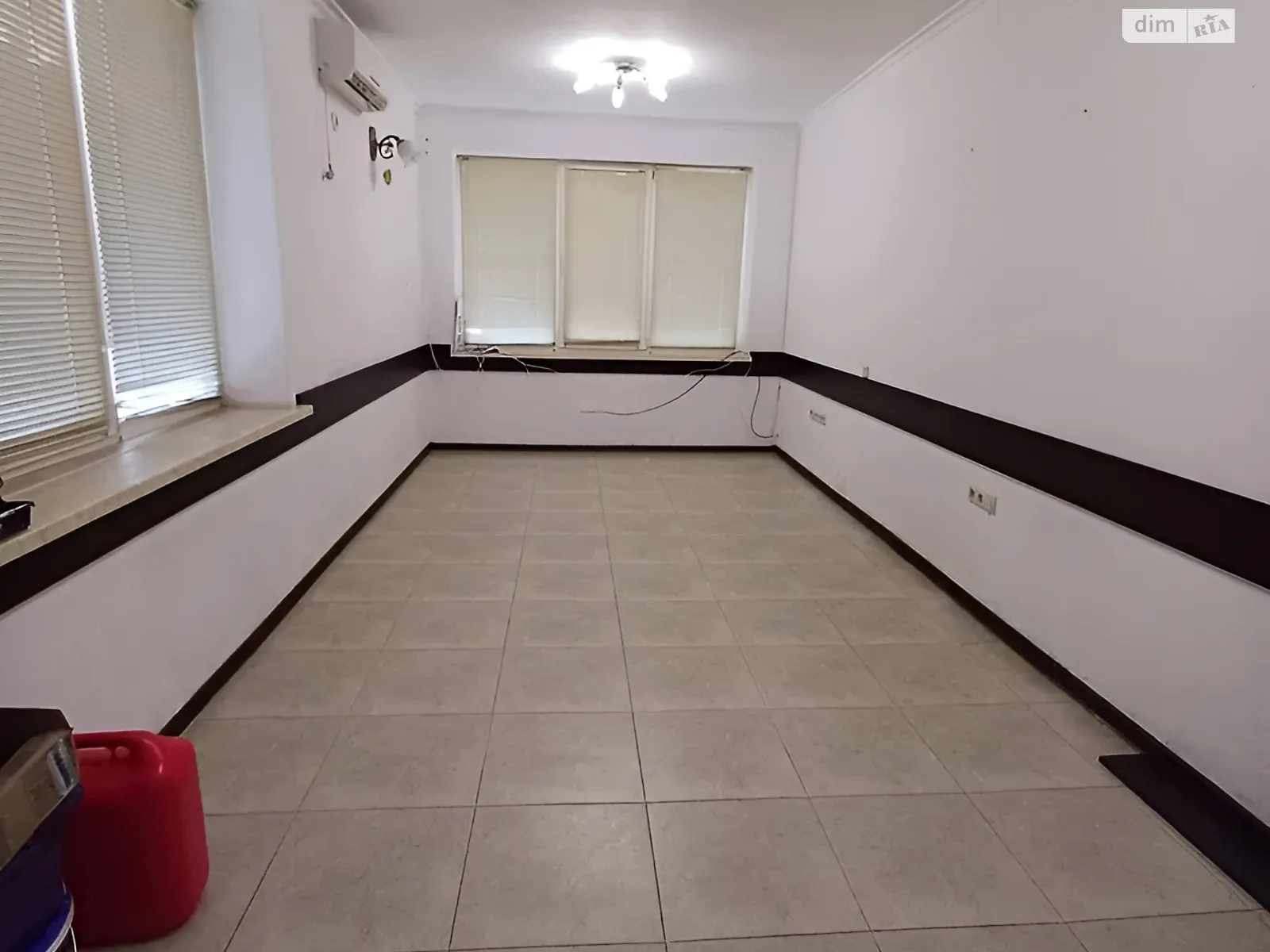 Продається офіс 116 кв. м в бізнес-центрі, цена: 90000 $ - фото 1