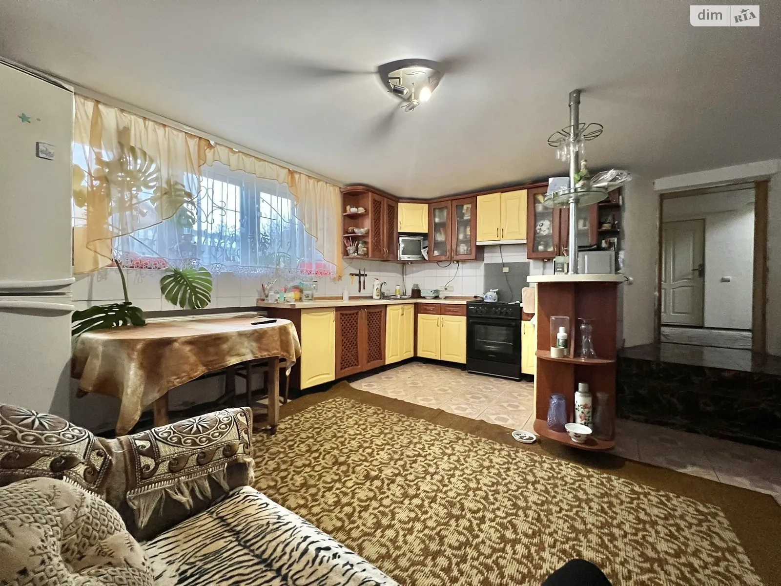 Продается дом на 2 этажа 125 кв. м с садом, цена: 74500 $ - фото 1