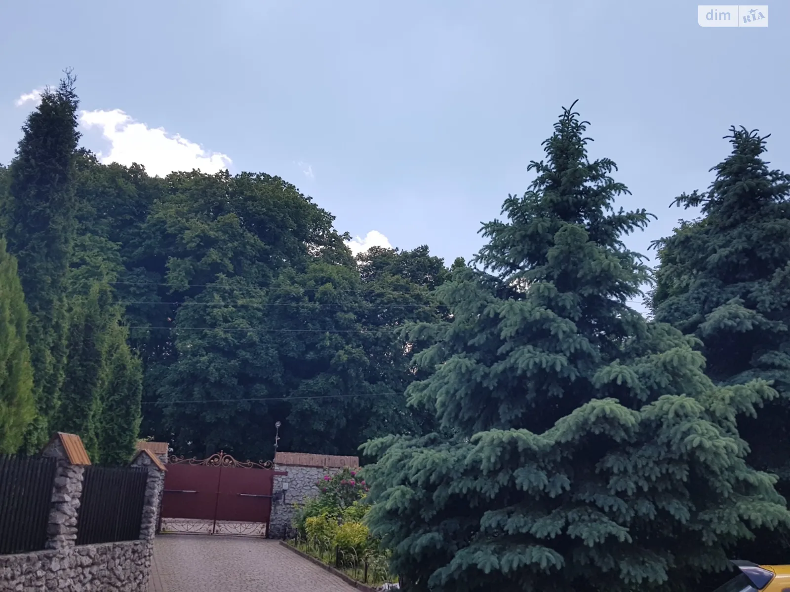 Продается дом на 3 этажа 540 кв. м с мансардой, цена: 245000 $ - фото 1