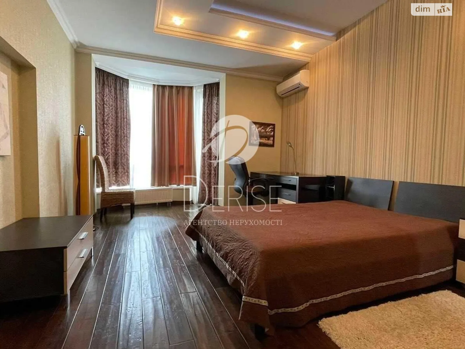 Продается 1-комнатная квартира 56 кв. м в Киеве - фото 1