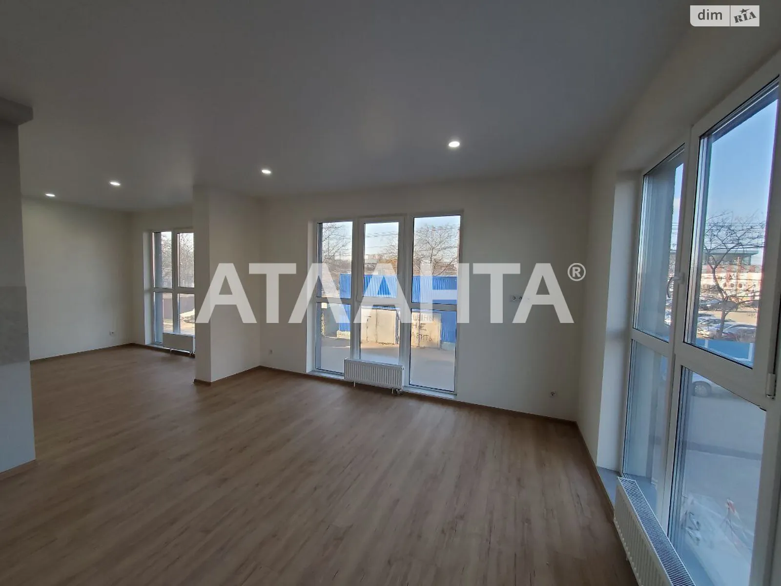 Продается 1-комнатная квартира 41.2 кв. м в Одессе, ул. Раскидайловская - фото 1