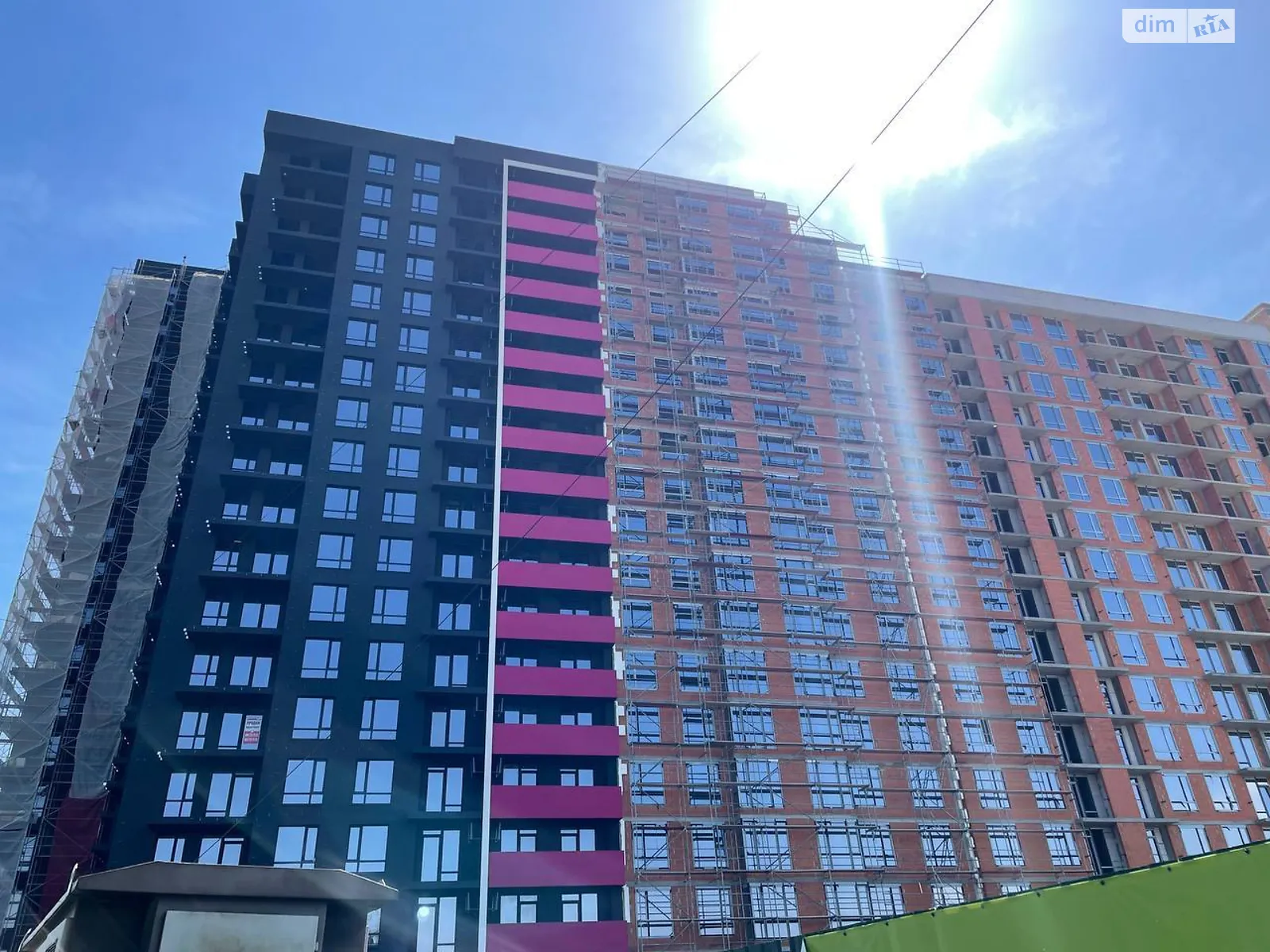 Продается 3-комнатная квартира 102 кв. м в Ивано-Франковске, ул. Хриплинская, 9 - фото 1