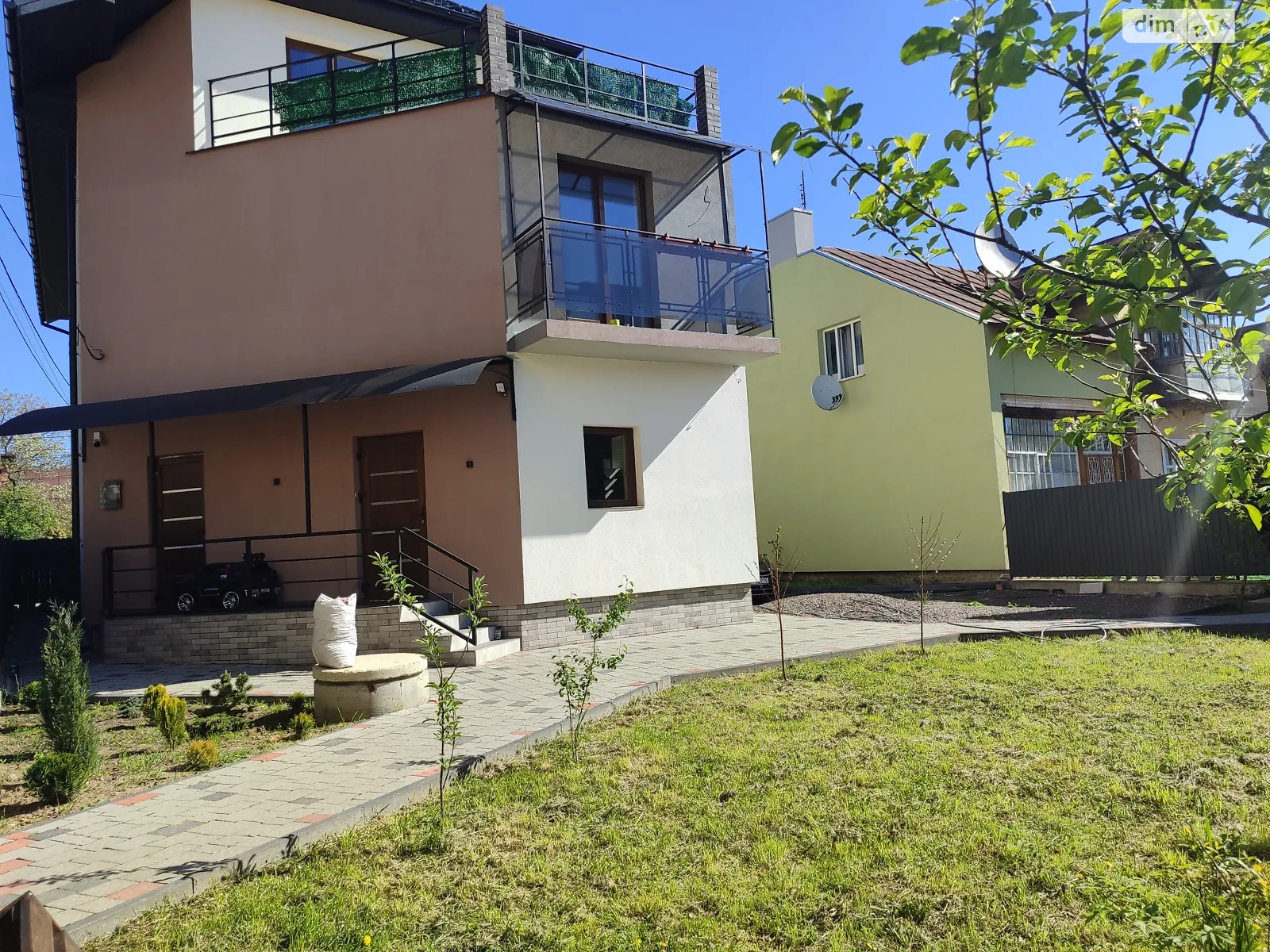 Продається будинок 3 поверховий 290 кв. м з гаражем, цена: 850 $ - фото 1