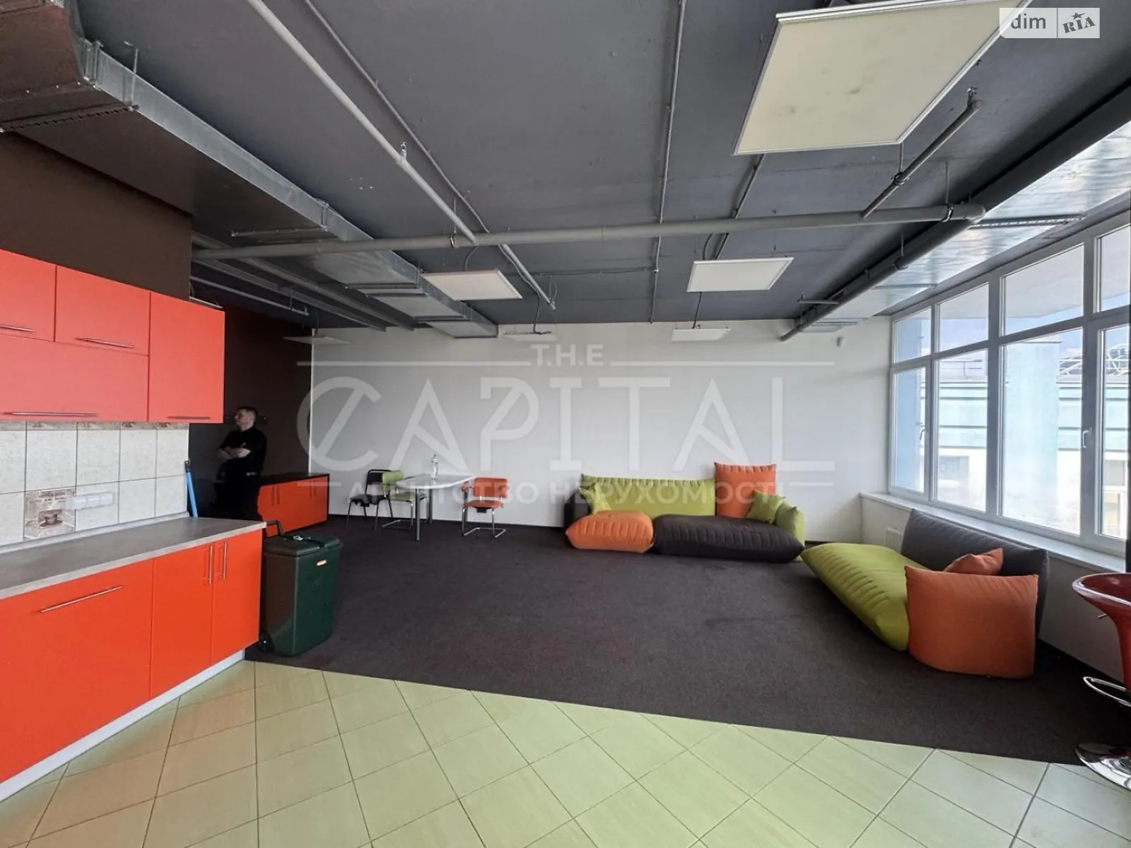 Сдается в аренду офис 340 кв. м в бизнес-центре, цена: 4100 $ - фото 1
