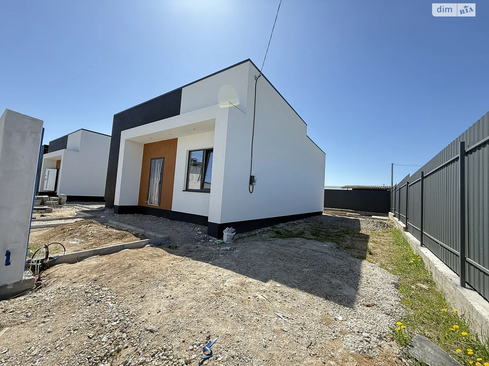 Продается одноэтажный дом 90 кв. м с гаражом, цена: 73000 $ - фото 1