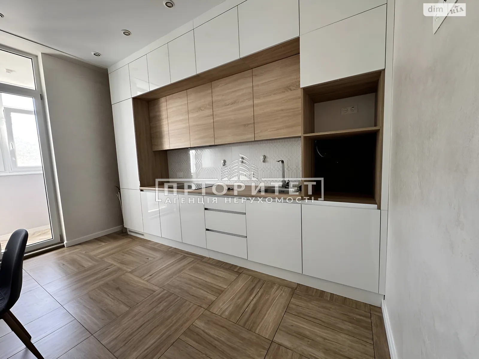 Продается 1-комнатная квартира 55.7 кв. м в Одессе, бул. Французский - фото 1