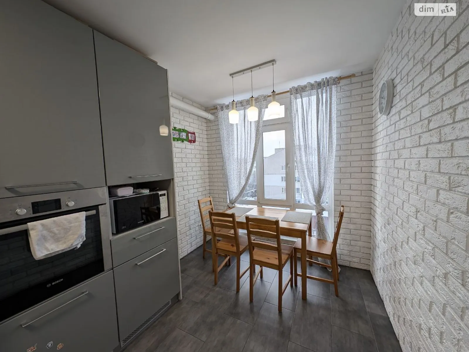 2-комнатная квартира 71.3 кв. м в Тернополе, ул. Золотогорская, 3А - фото 1