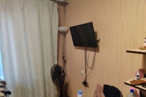 Продажа комнаты, Киев, р‑н. Северно-Броварский Масив, ст.м. Черниговская, Юности улица, дом 9