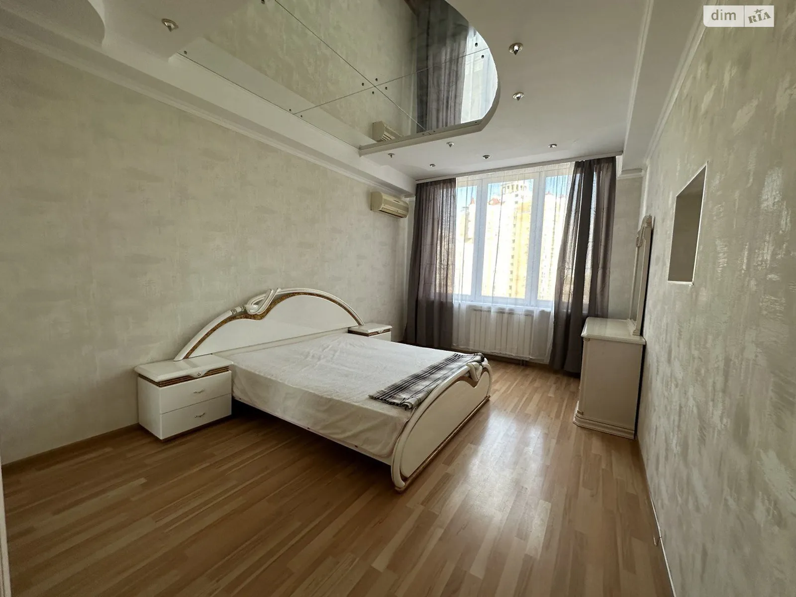 просп. Владимира Ивасюка, 8 корпус 4 Оболонь Киев ЖК Oasis - фото 1