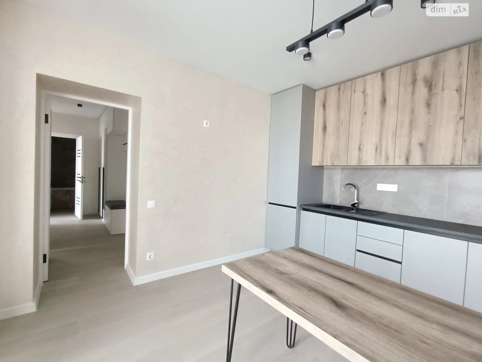 Продается 2-комнатная квартира 54 кв. м в Ивано-Франковске, ул. Мира, 100 - фото 1