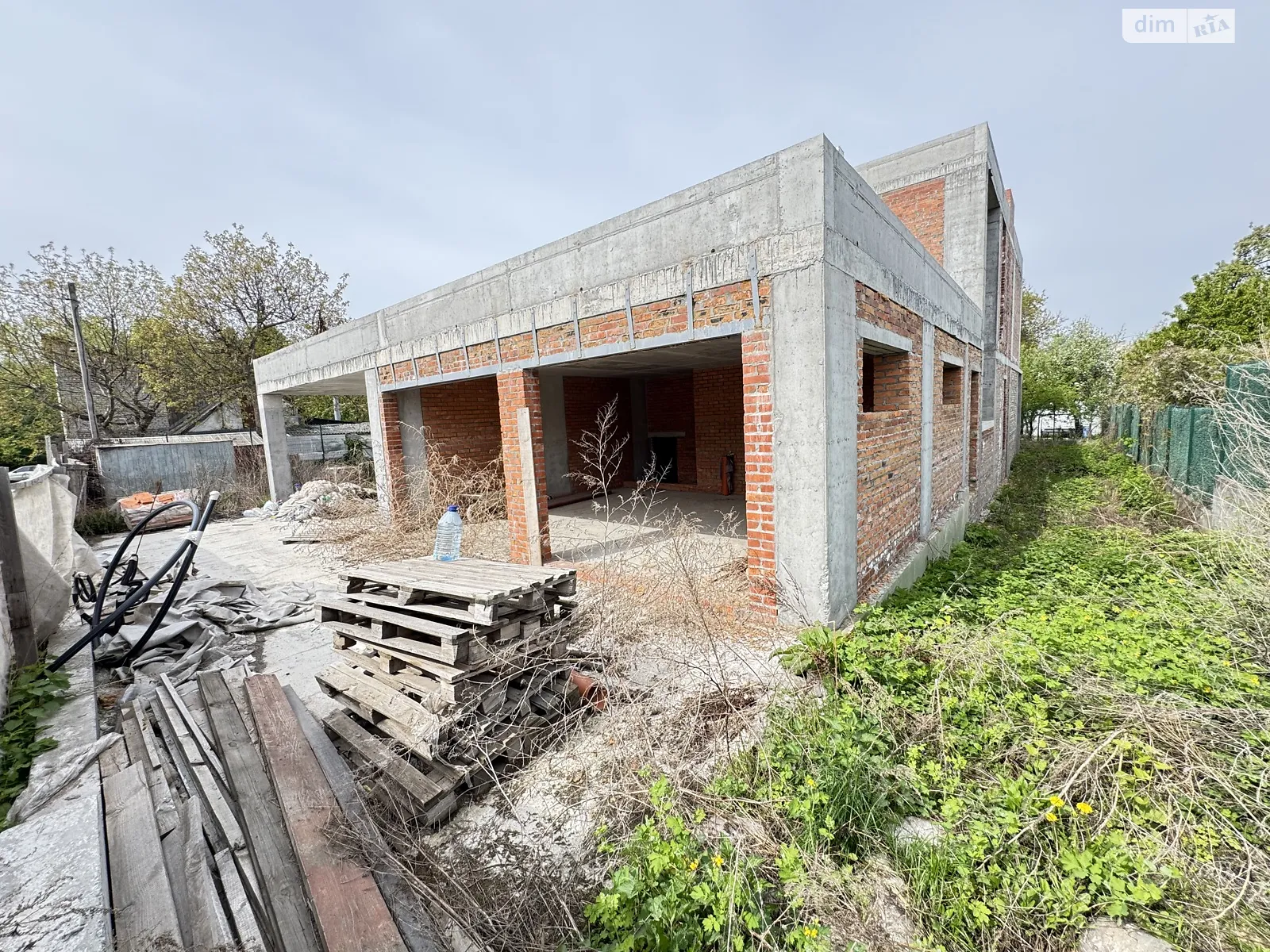 Продается дом на 2 этажа 34 кв. м с подвалом, цена: 350000 $ - фото 1