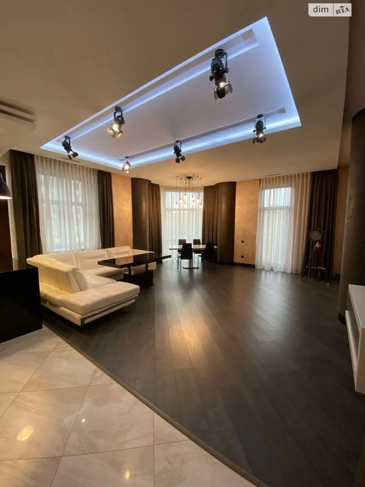 Продається 2-кімнатна квартира 162 кв. м у Одесі, вул. Генуезька, 1Б - фото 1