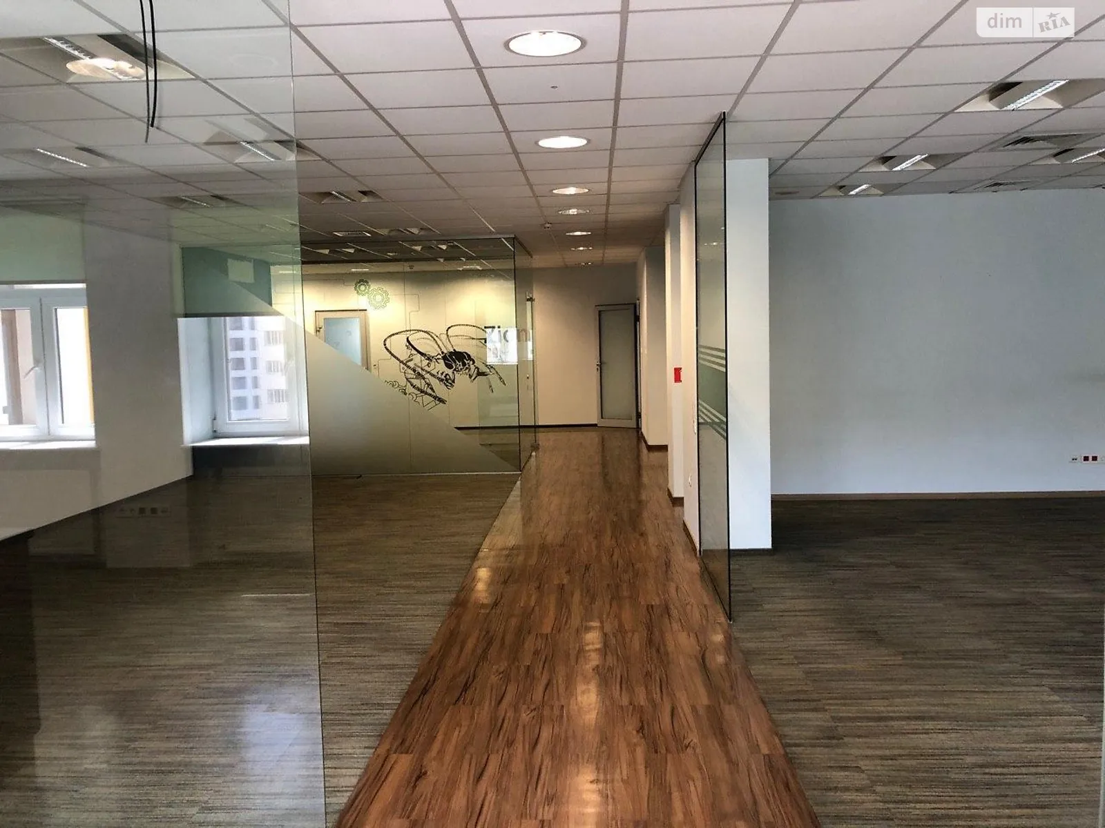 Сдается в аренду офис 486 кв. м в бизнес-центре, цена: 11700 $ - фото 1