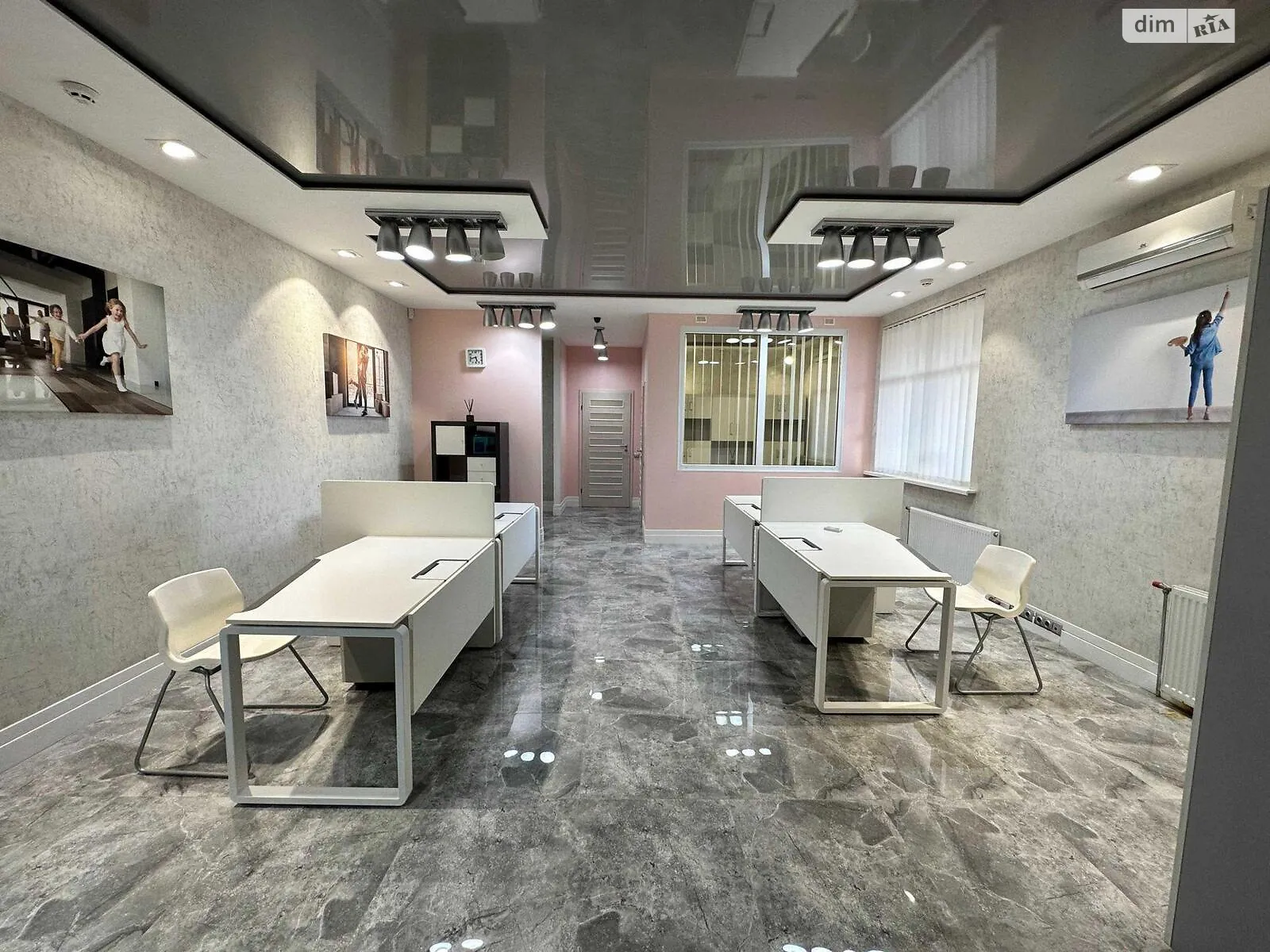 Сдается в аренду офис 70 кв. м в бизнес-центре, цена: 1600 $ - фото 1