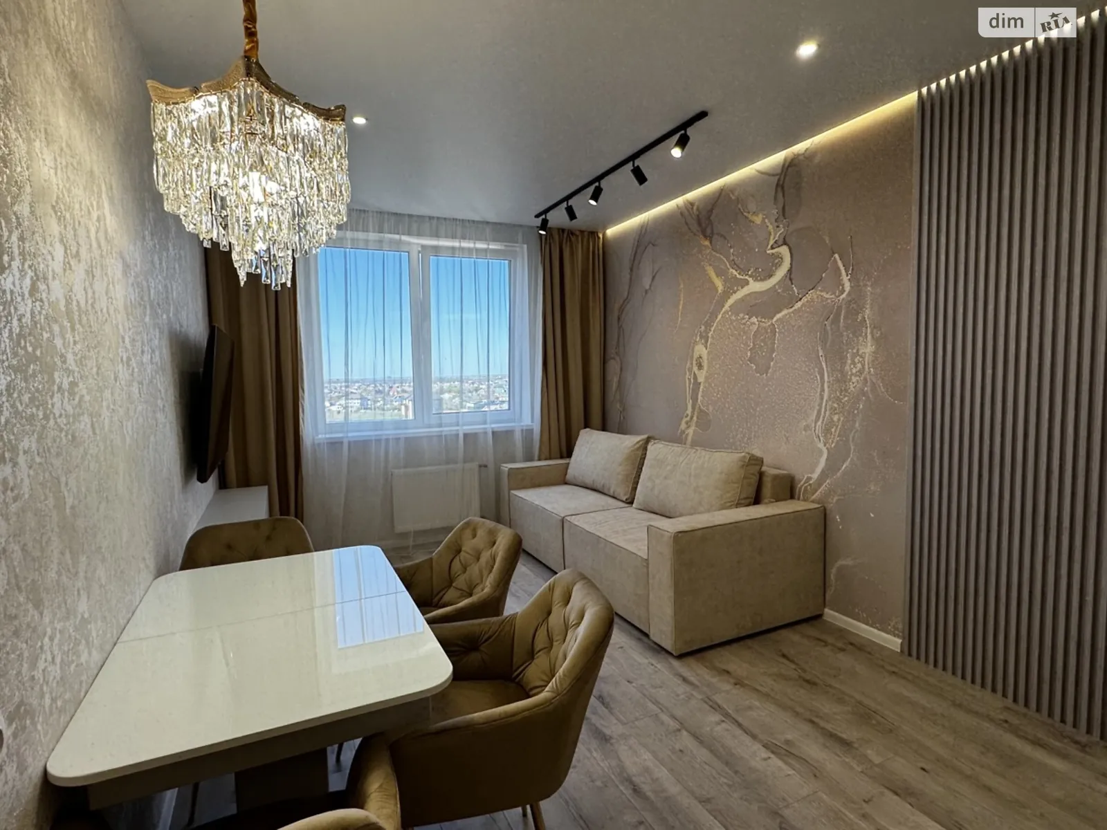 Продается 2-комнатная квартира 61 кв. м в Одессе, ул. Жемчужная, 8 - фото 1