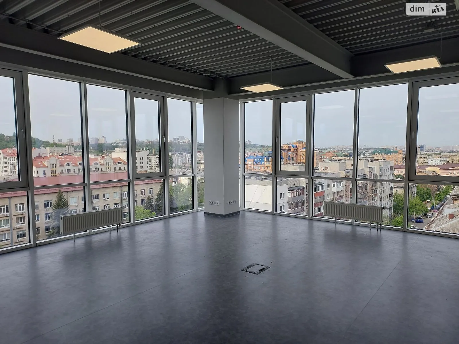 Сдается в аренду офис 627 кв. м в бизнес-центре, цена: 13500 $ - фото 1