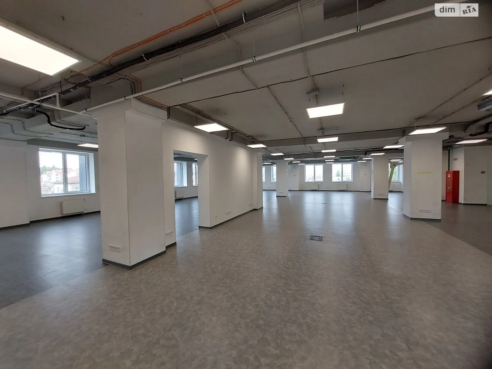 Сдается в аренду офис 523 кв. м в бизнес-центре, цена: 11300 $ - фото 1