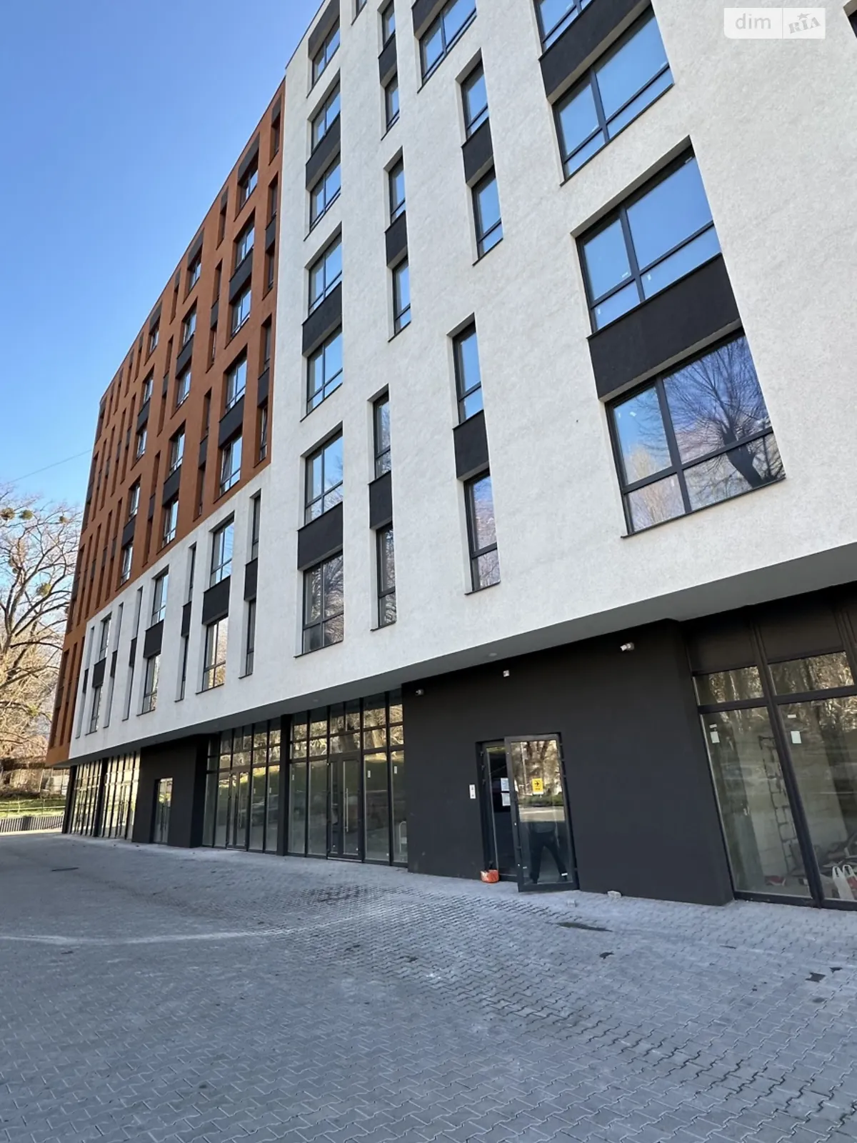 Продается офис 39 кв. м в бизнес-центре, цена: 42900 $ - фото 1