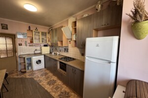 Продаж квартири, Івано-Франківськ, р‑н. Центр, Новгородська вулиця, буд. 15А