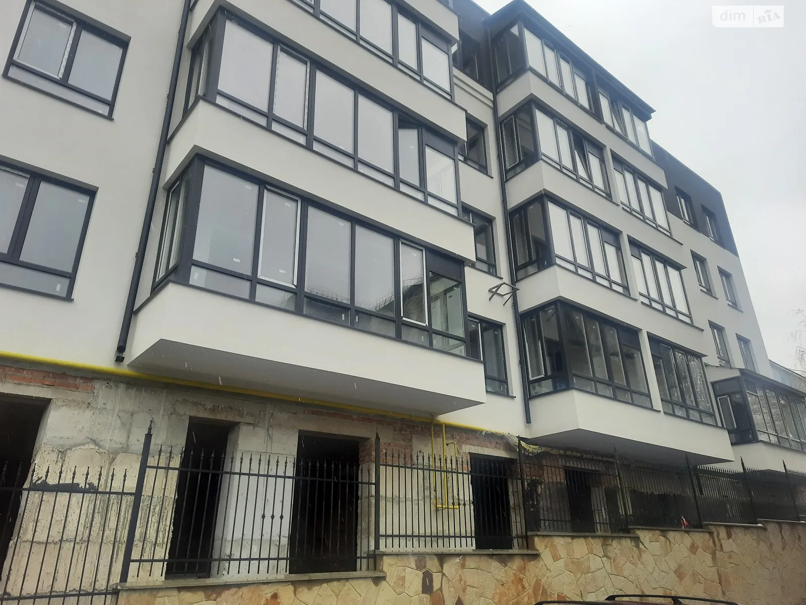 2-кімнатна квартира 65 кв. м у Тернополі, вул. Глиняна, 23 - фото 1