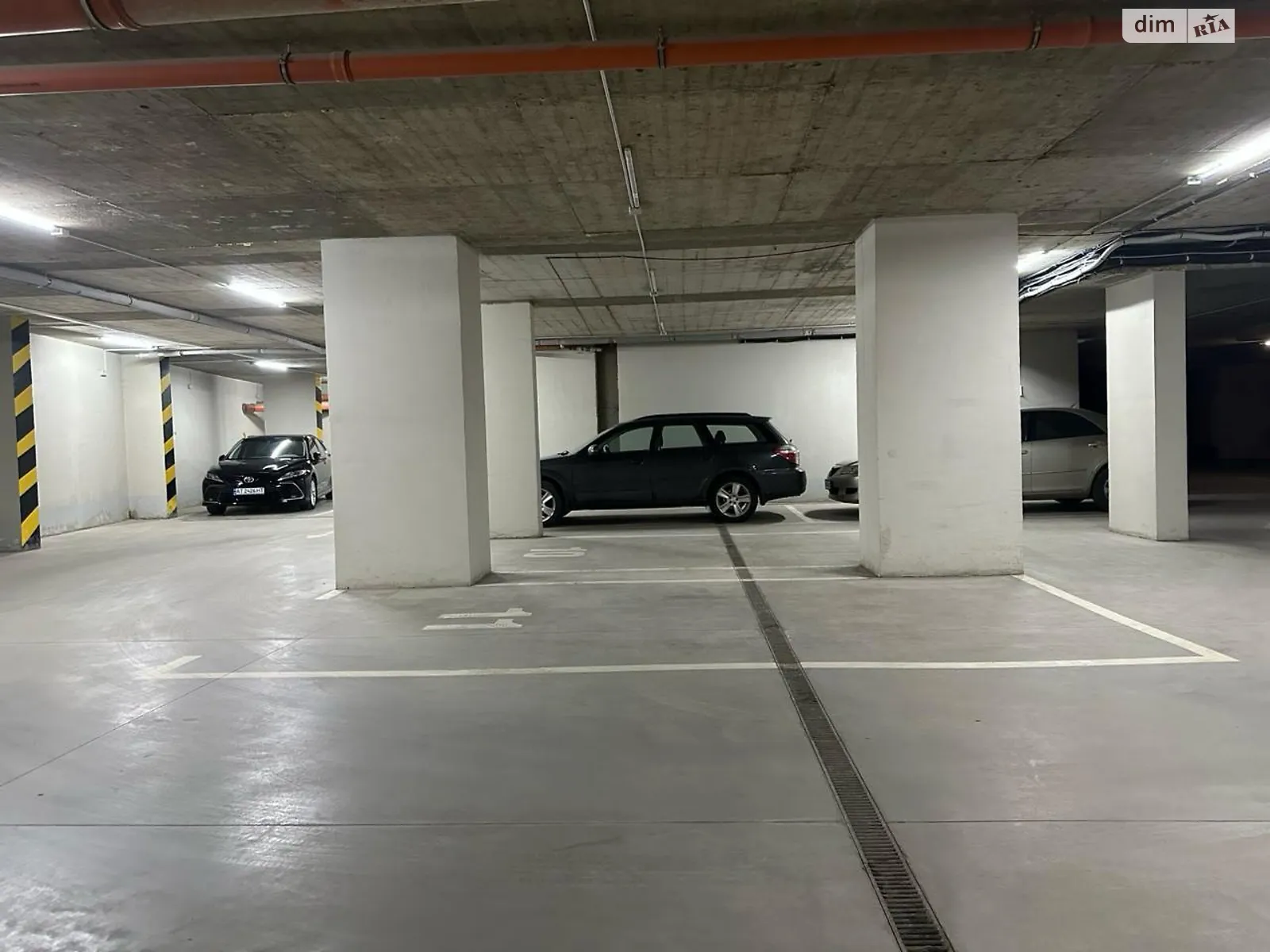 Продается подземный паркинг под легковое авто на 15 кв. м, цена: 15000 $ - фото 1