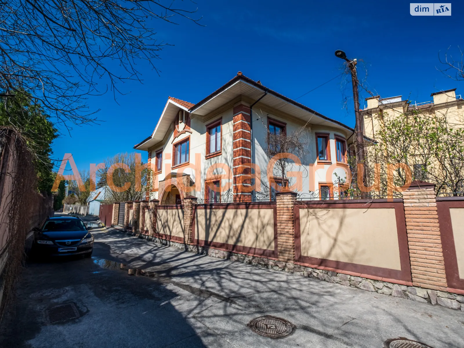 Продается дом на 3 этажа 482 кв. м с подвалом, цена: 730000 $ - фото 1
