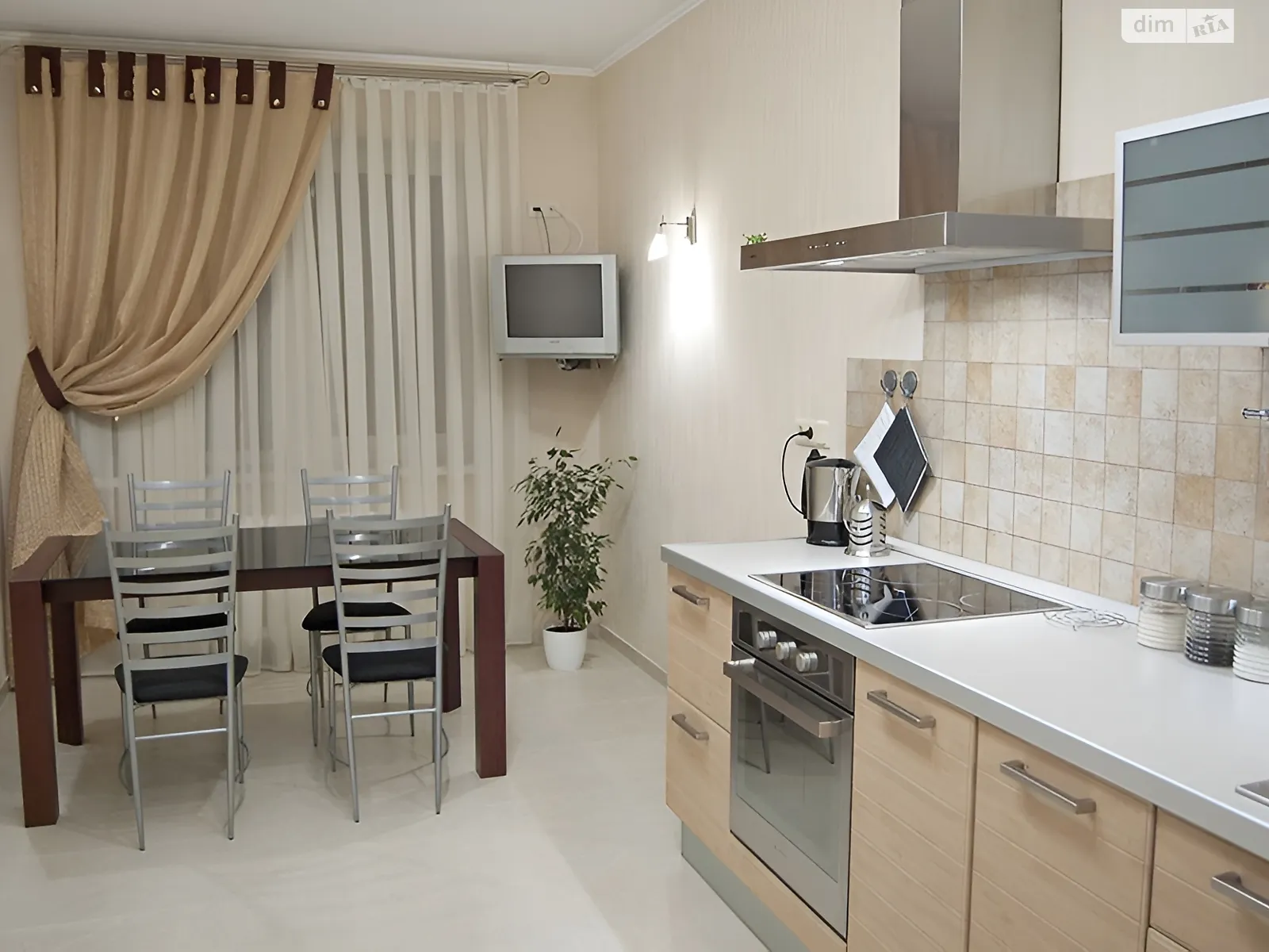 Продається 4-кімнатна квартира 145 кв. м у Одесі, вул. Педагогічна, 17 - фото 1