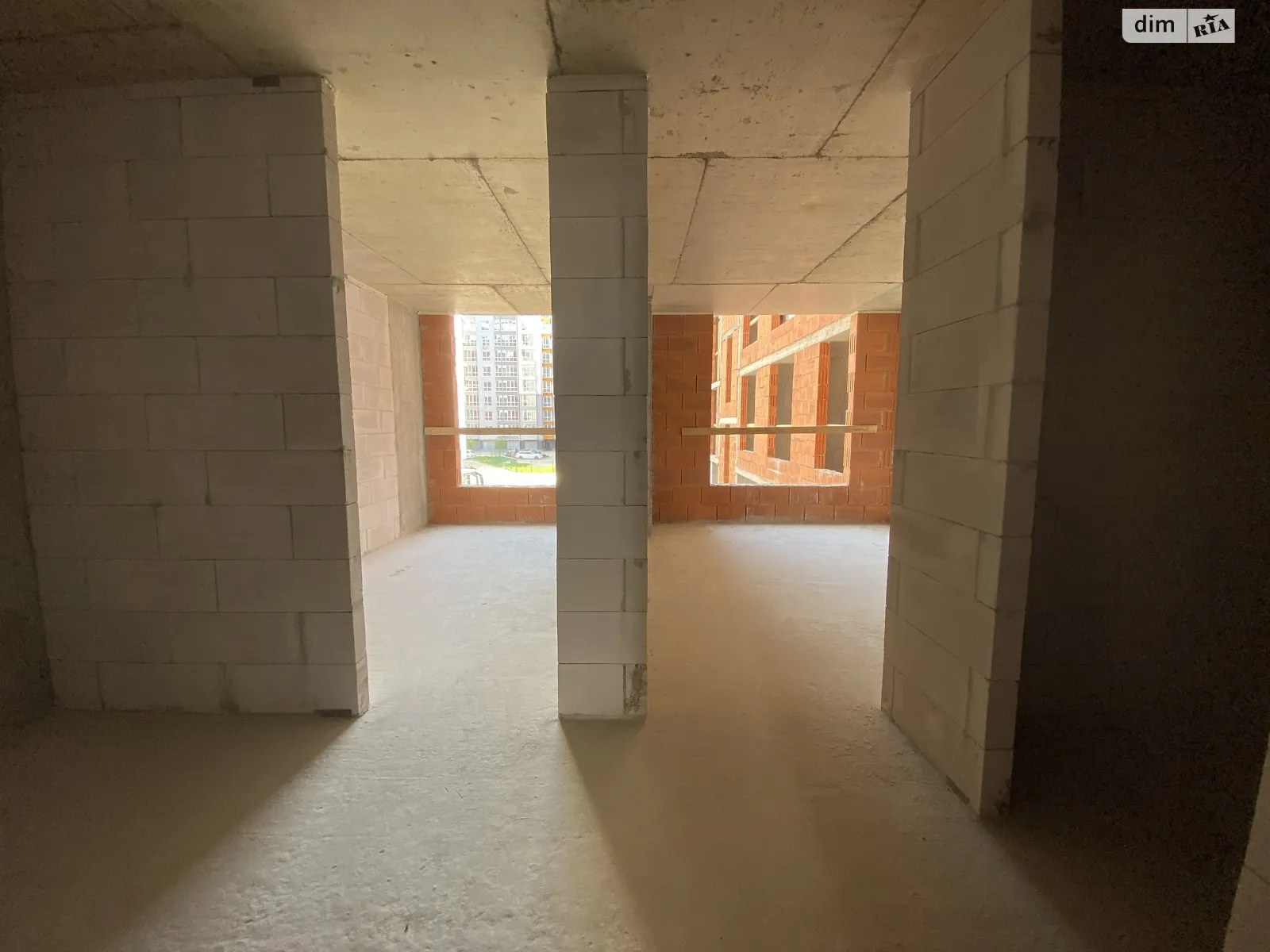 Продается 1-комнатная квартира 40 кв. м в Ивано-Франковске, ул. Химиков, 29 - фото 1