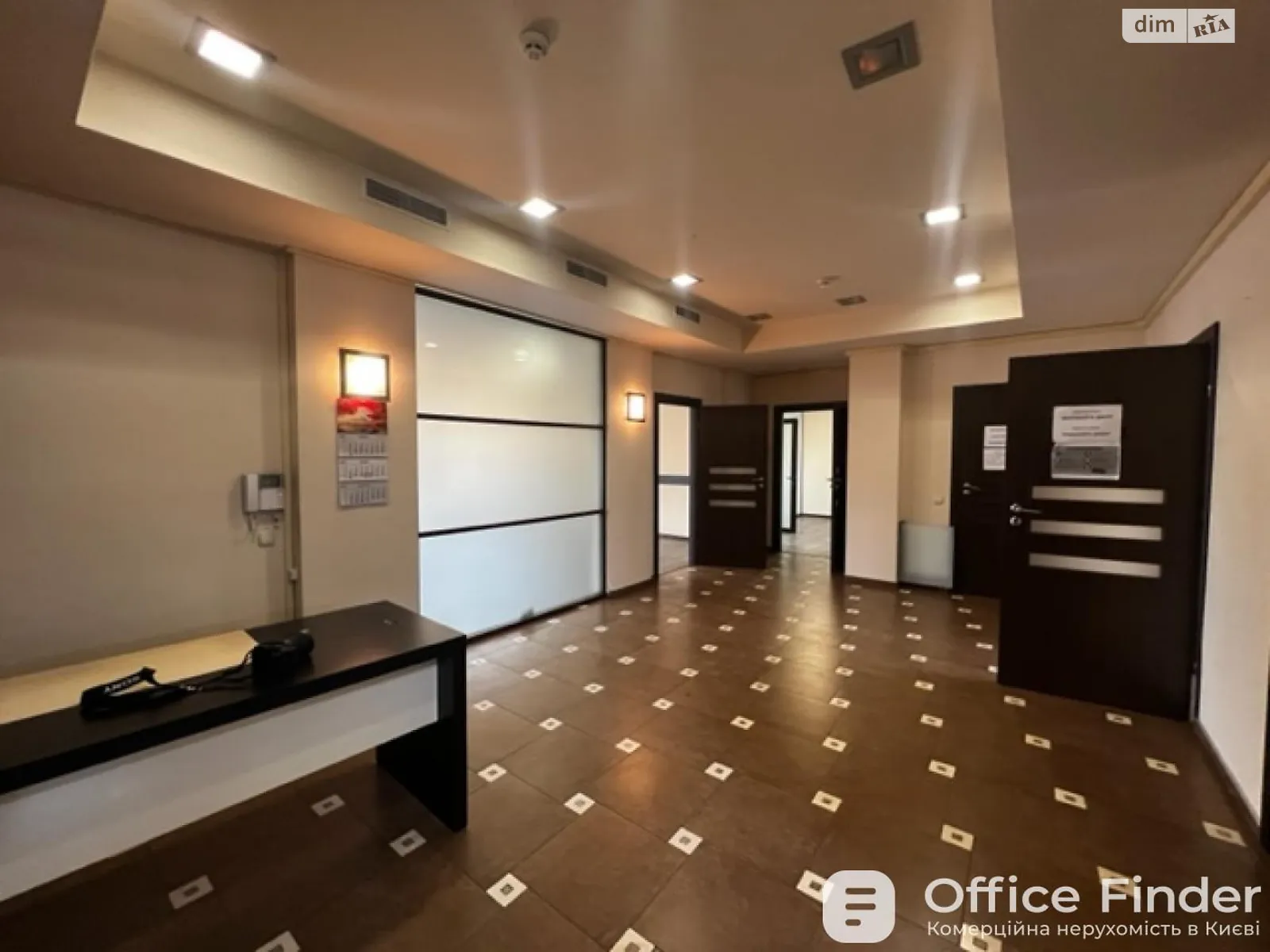 Сдается в аренду офис 323 кв. м в бизнес-центре, цена: 3230 $ - фото 1