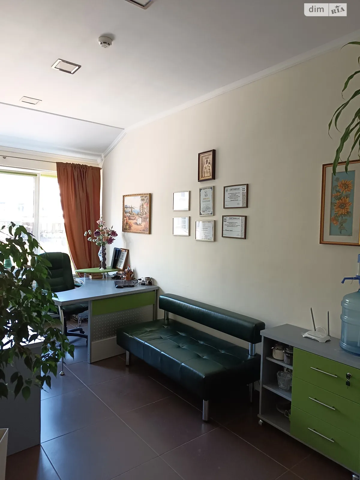 Здається в оренду офіс 19 кв. м в бізнес-центрі, цена: 250 $ - фото 1