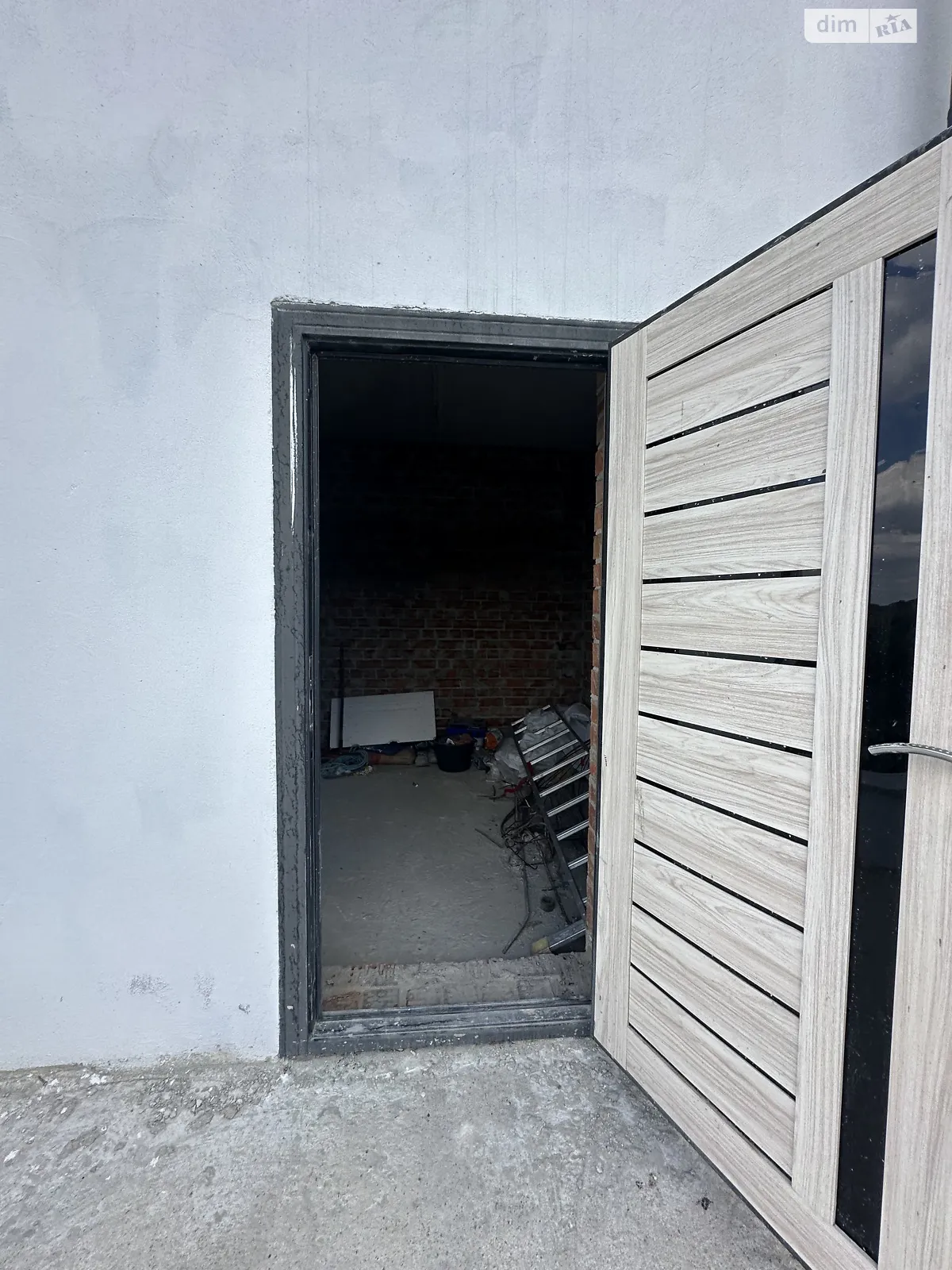 Продается дом на 2 этажа 280 кв. м с баней/сауной, цена: 84900 $ - фото 1