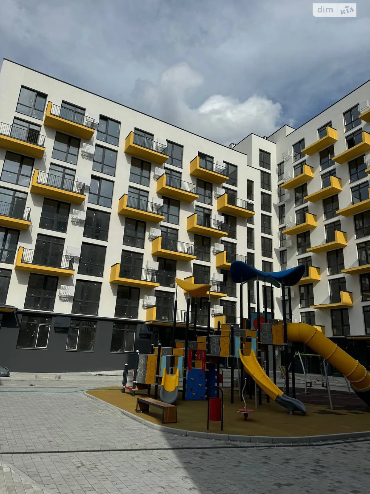 Продается 1-комнатная квартира 43 кв. м в Львове, ул. Владимира Навроцкого, 4 - фото 1
