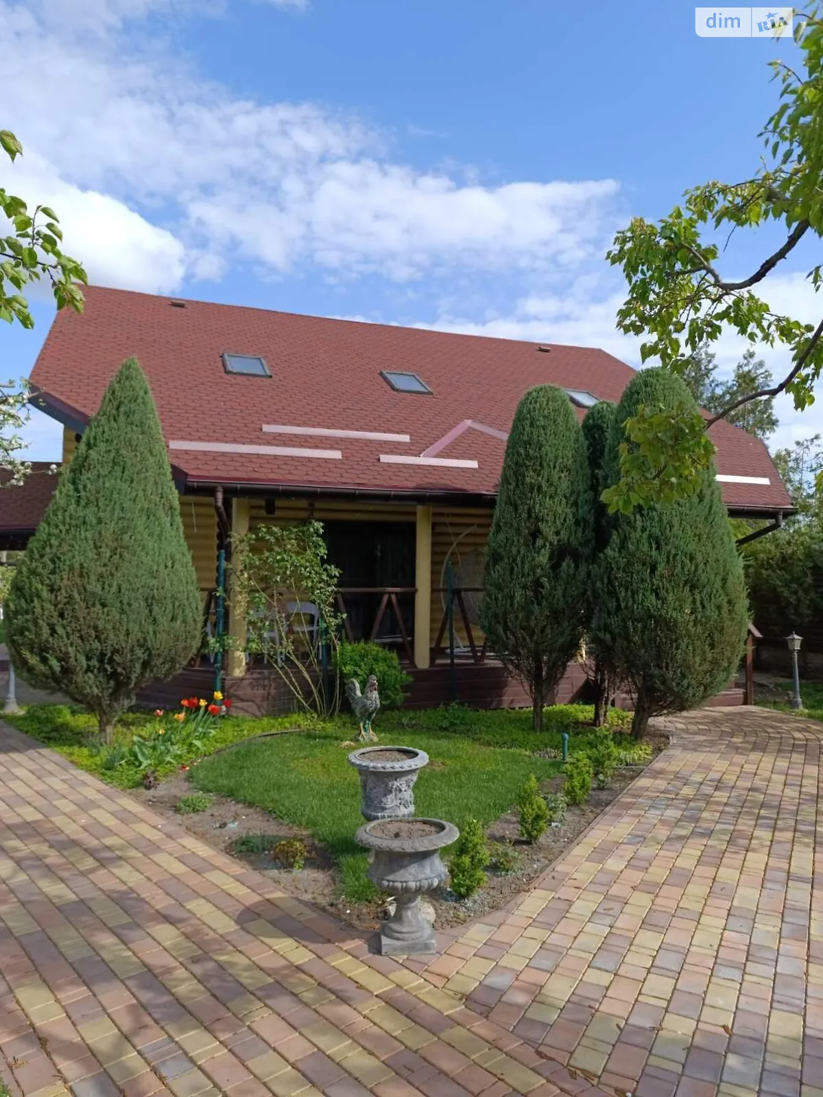 Сдается в аренду дом на 2 этажа 160 кв. м с гаражом, цена: 1000 € - фото 1