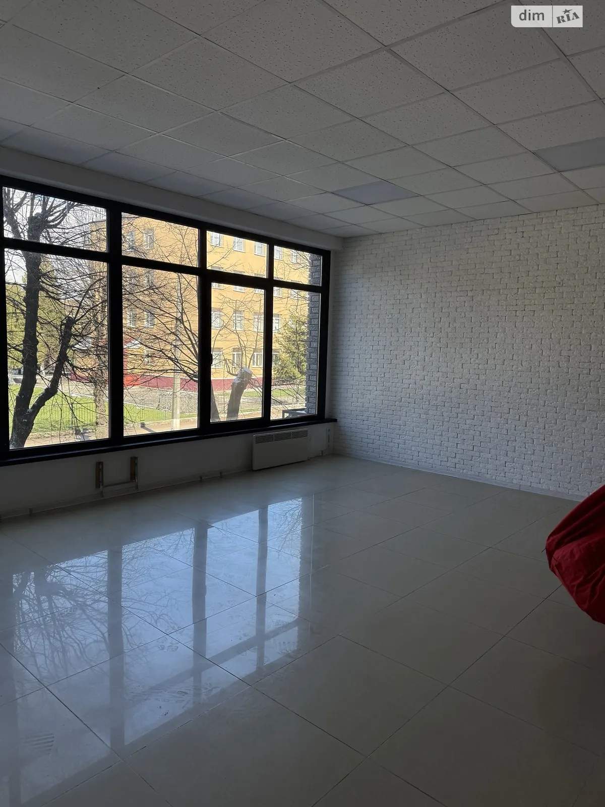 Здається в оренду офіс 30 кв. м в бізнес-центрі, цена: 7500 грн - фото 1