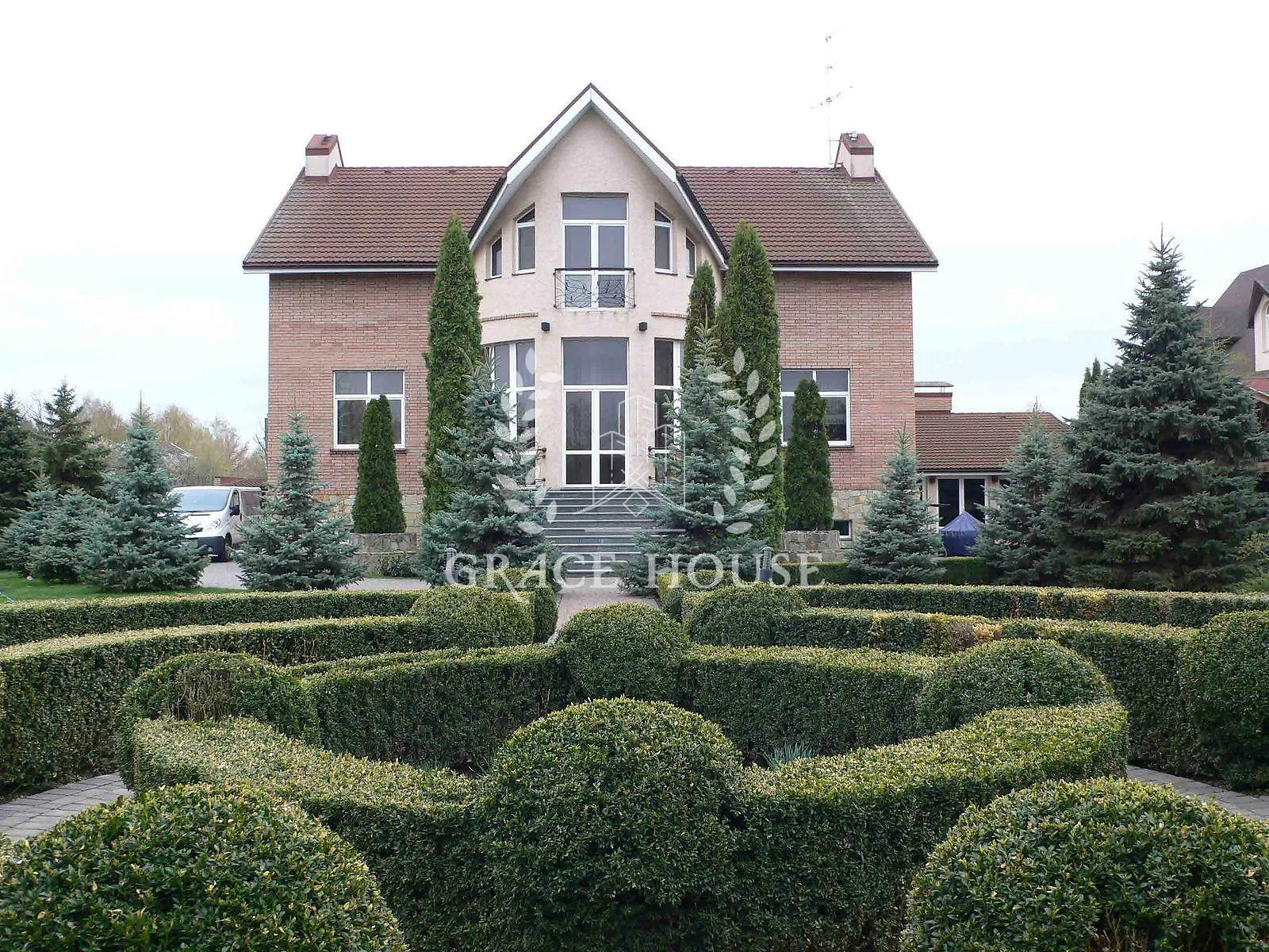 Сдается в аренду дом на 3 этажа 618.8 кв. м с камином, цена: 3000 $ - фото 1