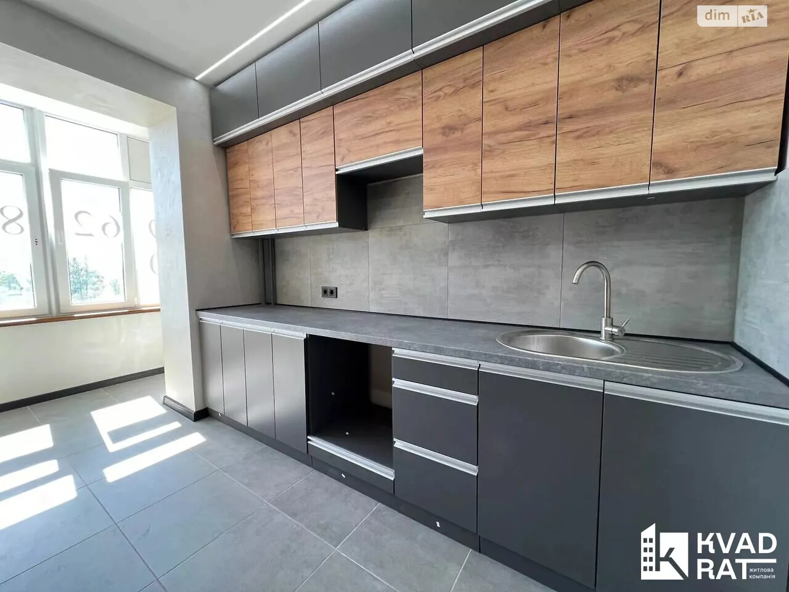 Продается 1-комнатная квартира 39 кв. м в Ивано-Франковске, ул. Вячеслава Черновола, 155 - фото 1