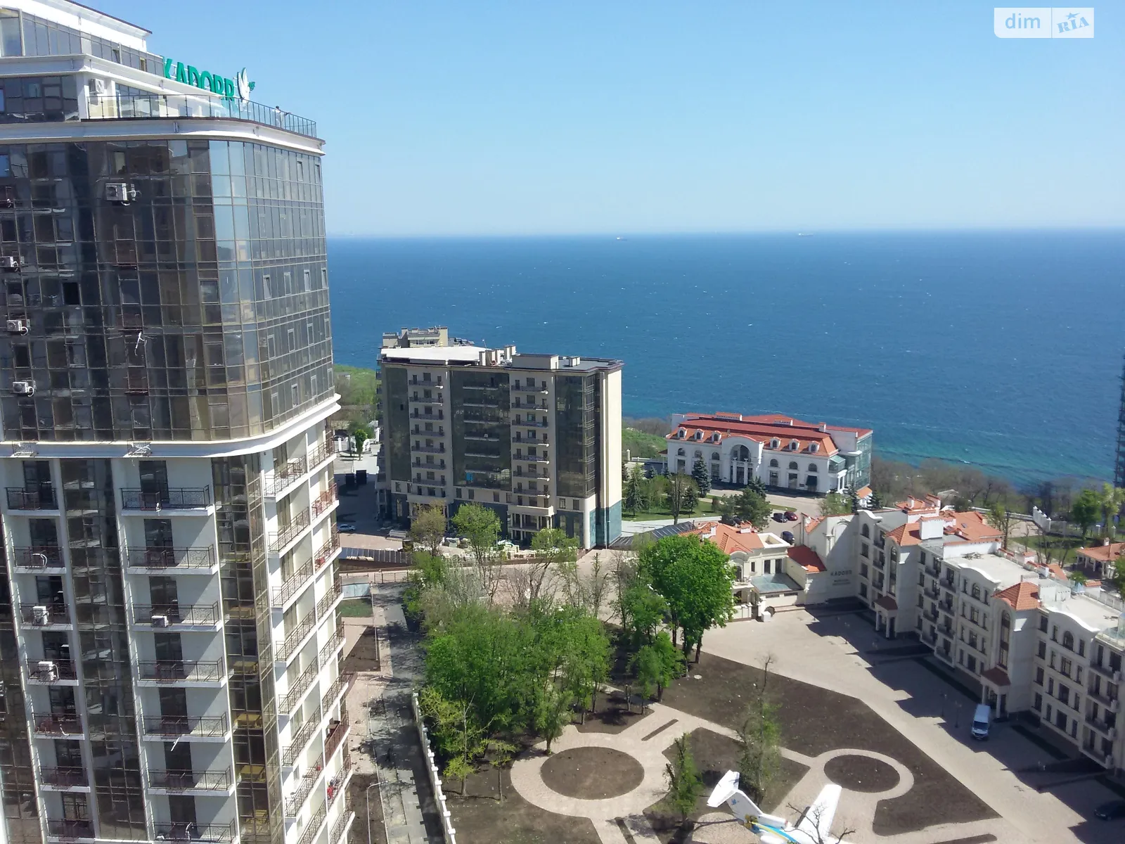Продається 3-кімнатна квартира 136.2 кв. м у Одесі, бул. Французький, 60Б - фото 1