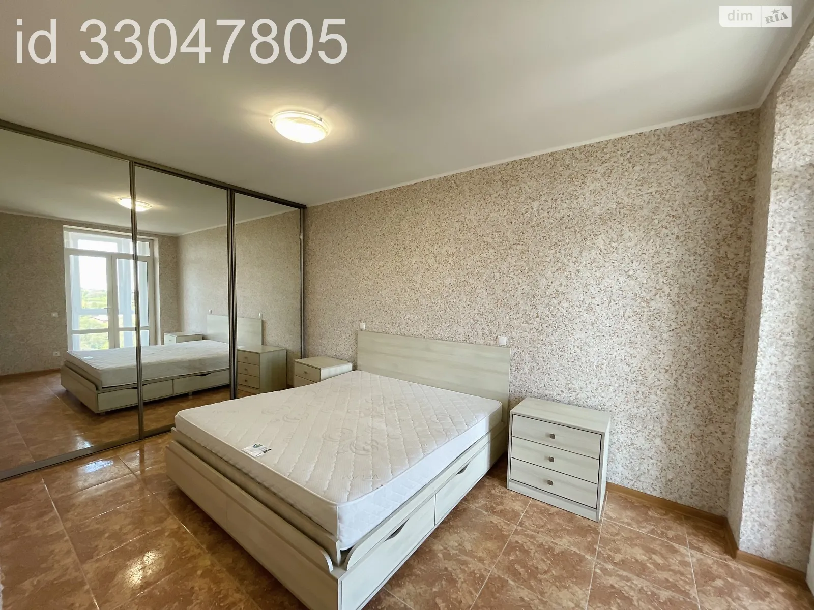 Продается 2-комнатная квартира 66 кв. м в Черновцах, ул. Черноморская, 4А - фото 1