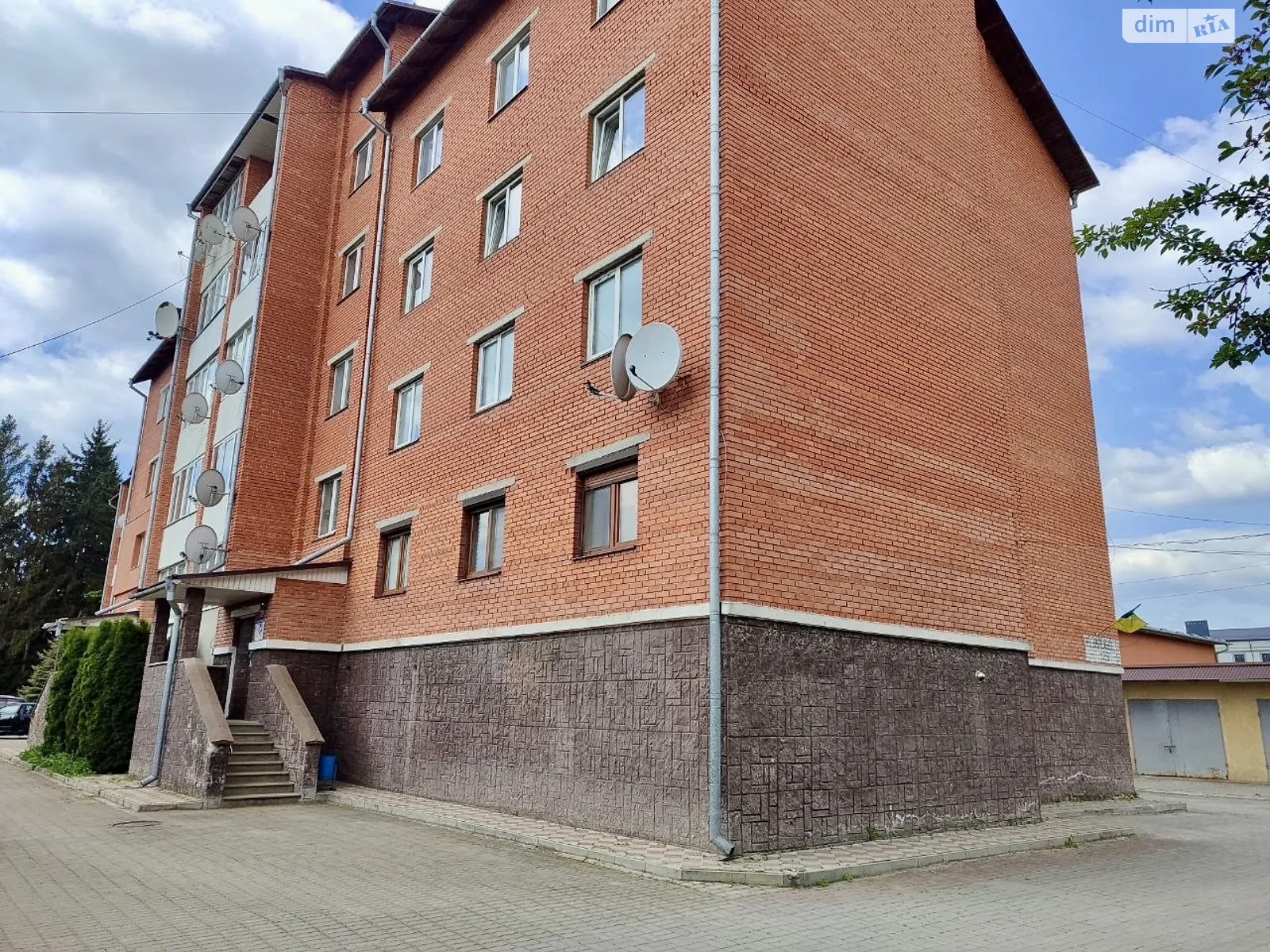 Продается 2-комнатная квартира 72.5 кв. м в Черткове, ул. Независимости - фото 1