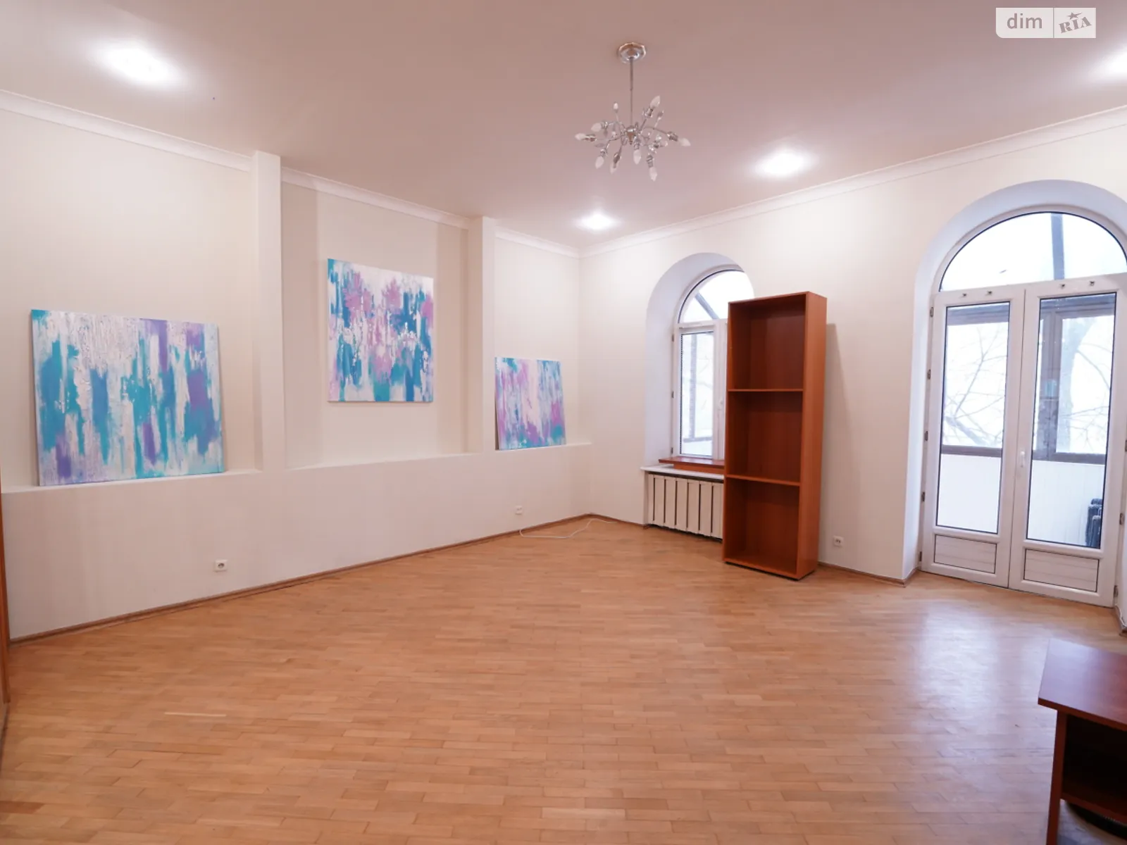 Сдается в аренду офис 135 кв. м в бизнес-центре, цена: 1500 $ - фото 1