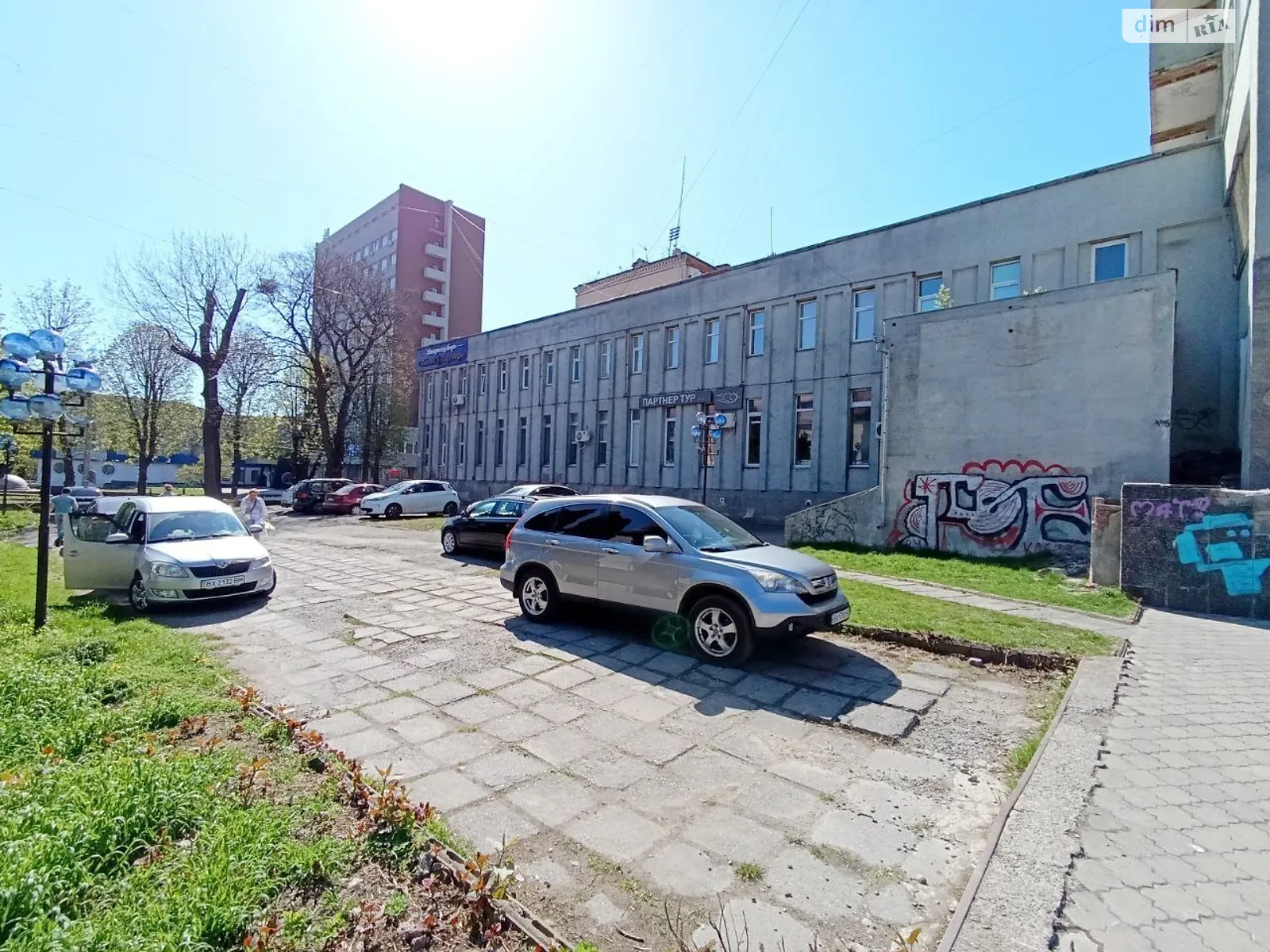 Сдается в аренду офис 12 кв. м в бизнес-центре, цена: 2200 грн - фото 1
